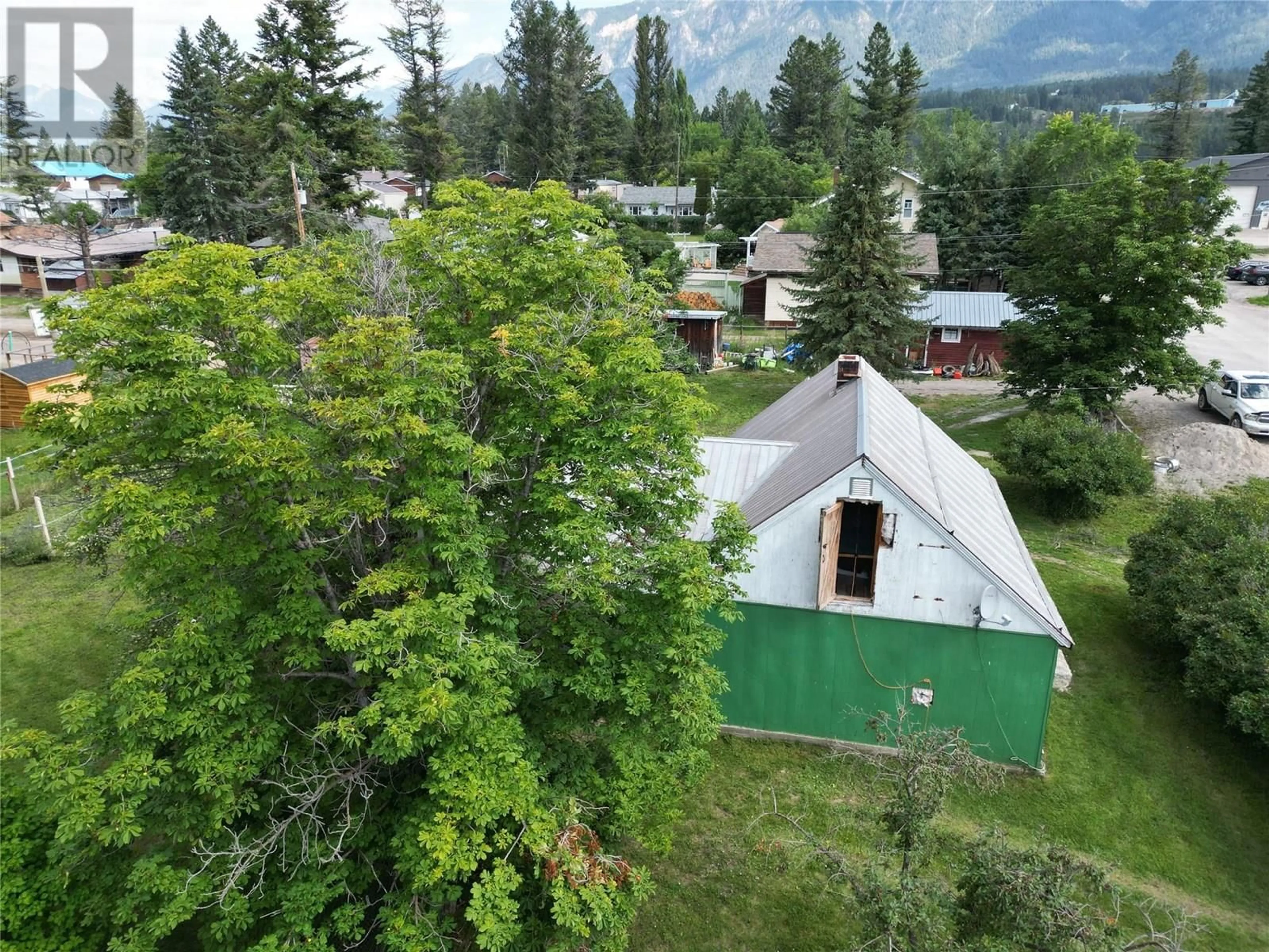 A pic from outside/outdoor area/front of a property/back of a property/a pic from drone, mountain view for 5749 VERMILLION STREET, Edgewater British Columbia V0A1E0