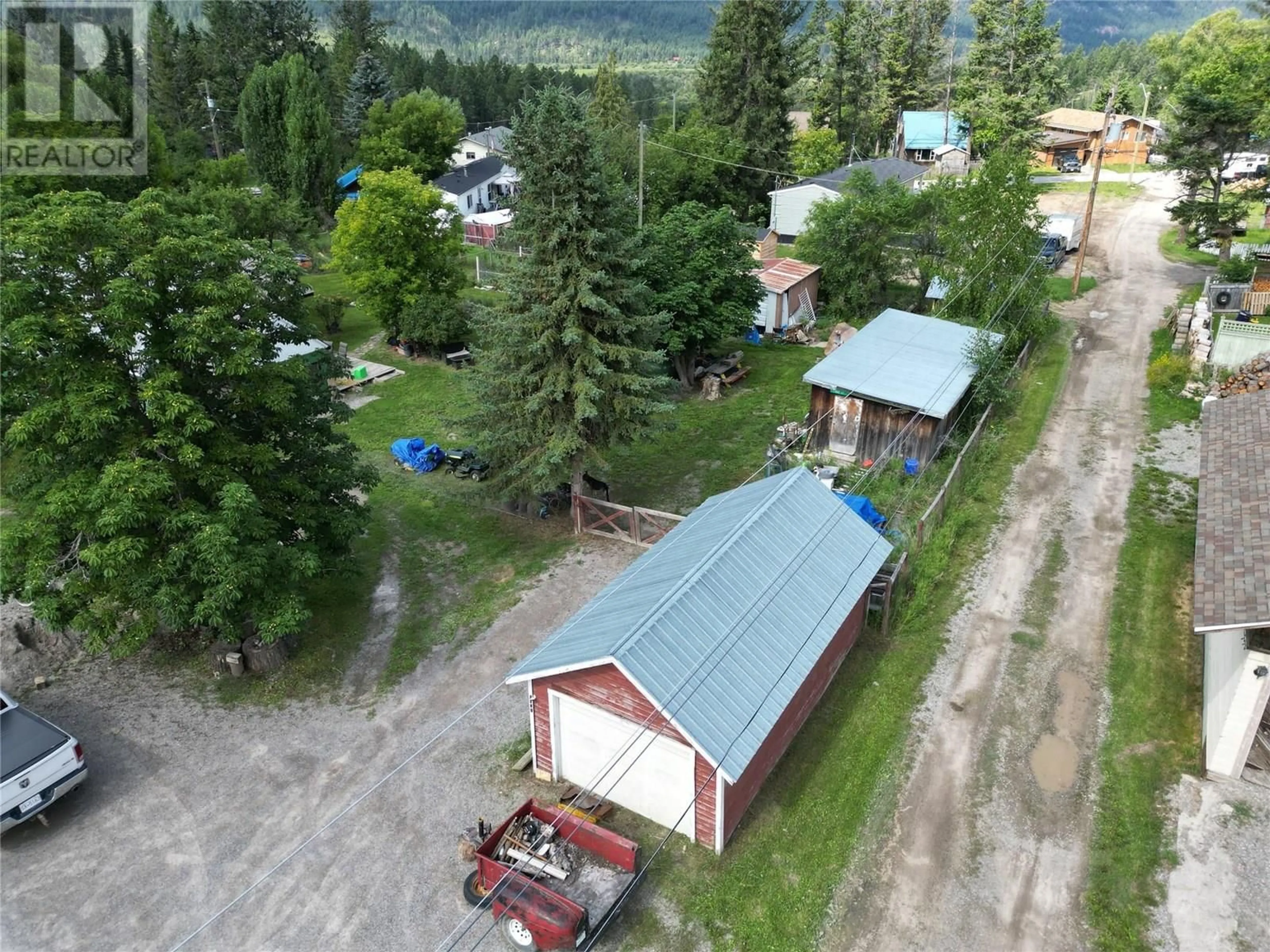 A pic from outside/outdoor area/front of a property/back of a property/a pic from drone, unknown for 5749 VERMILLION STREET, Edgewater British Columbia V0A1E0