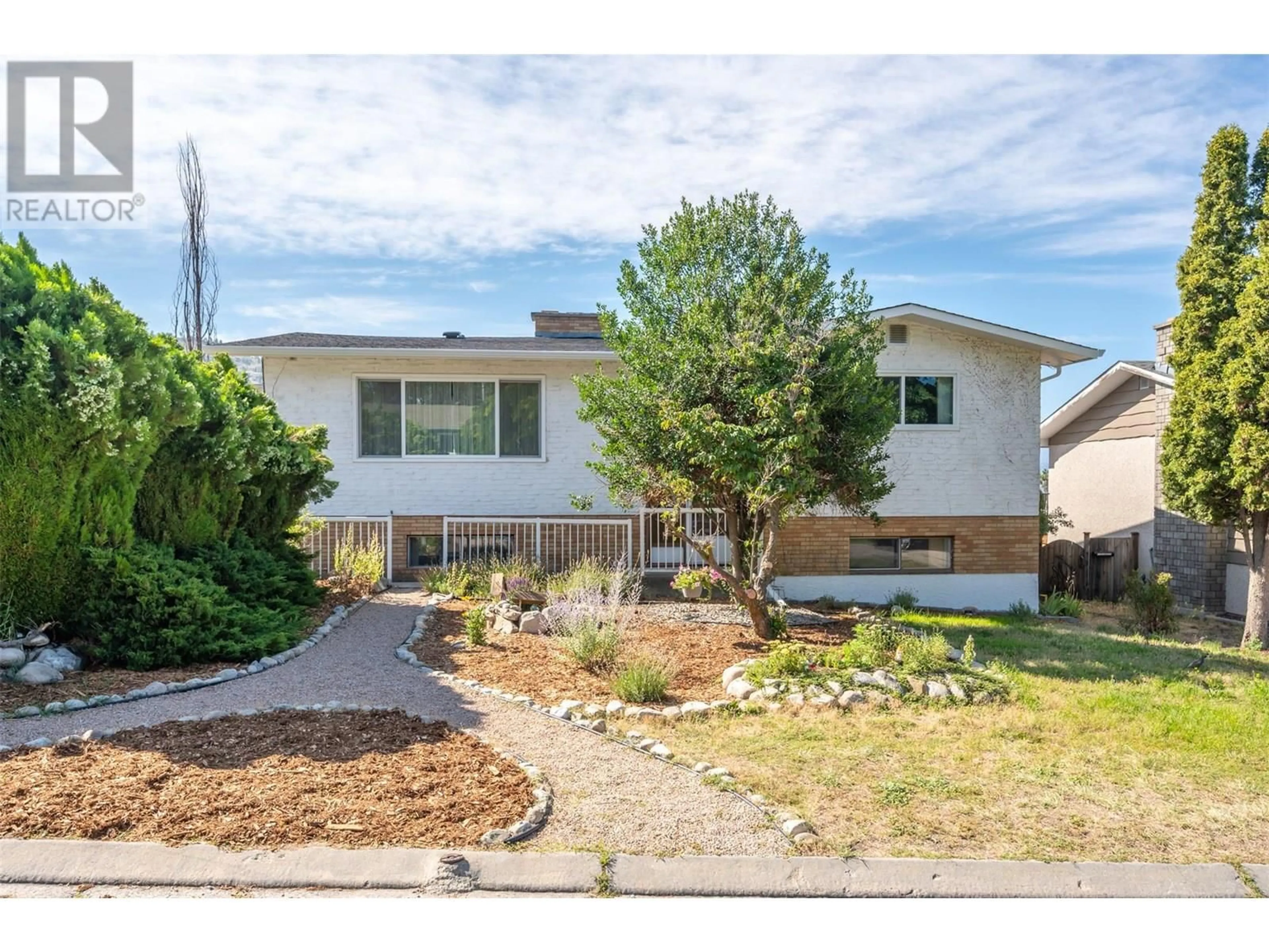 Home with vinyl exterior material, street for 112 DUNANT PLACE, Penticton British Columbia V2A3G3