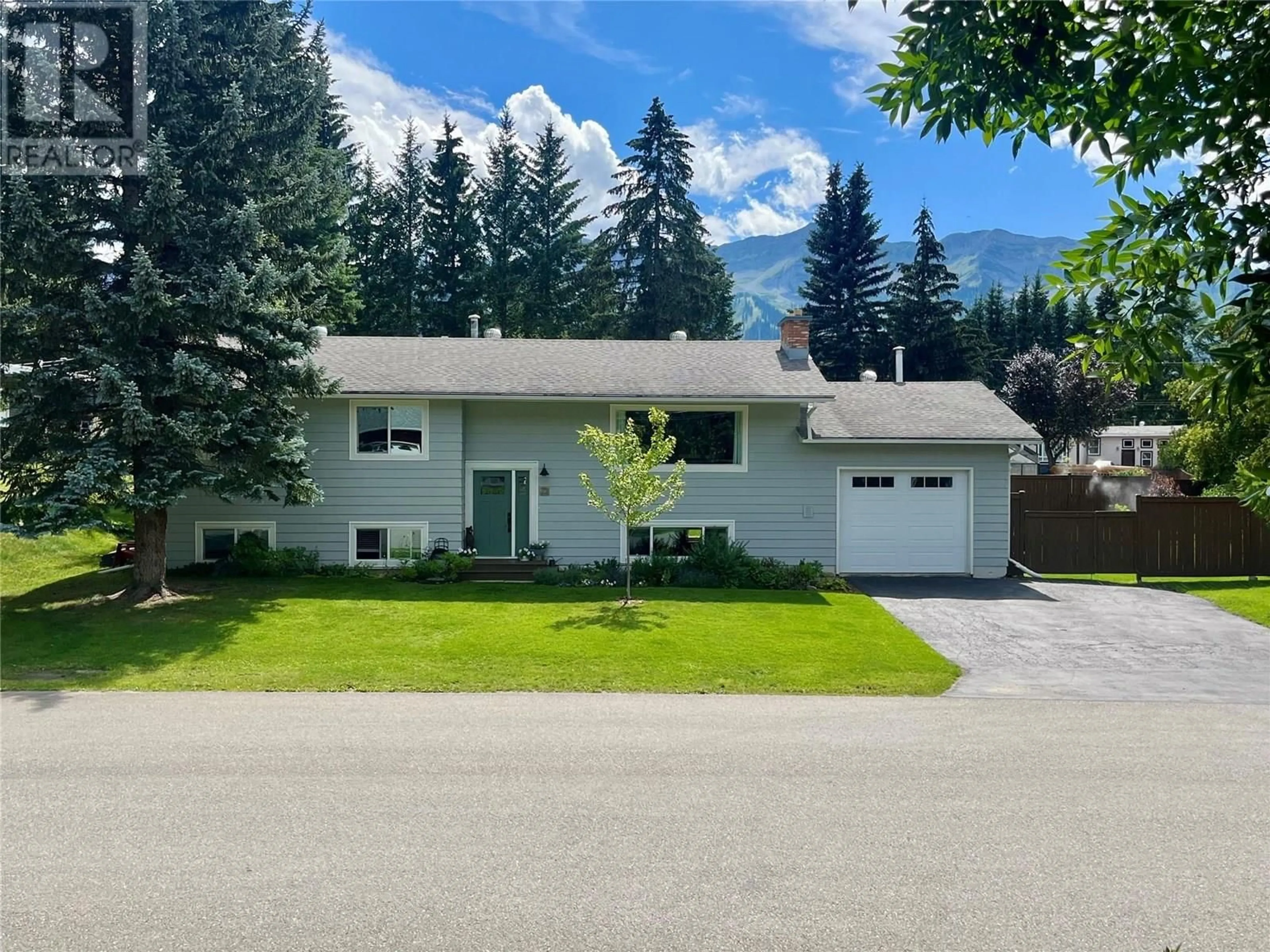 Home with vinyl exterior material, street for 22 ELKVIEW CRESCENT, Fernie British Columbia V0B1M3