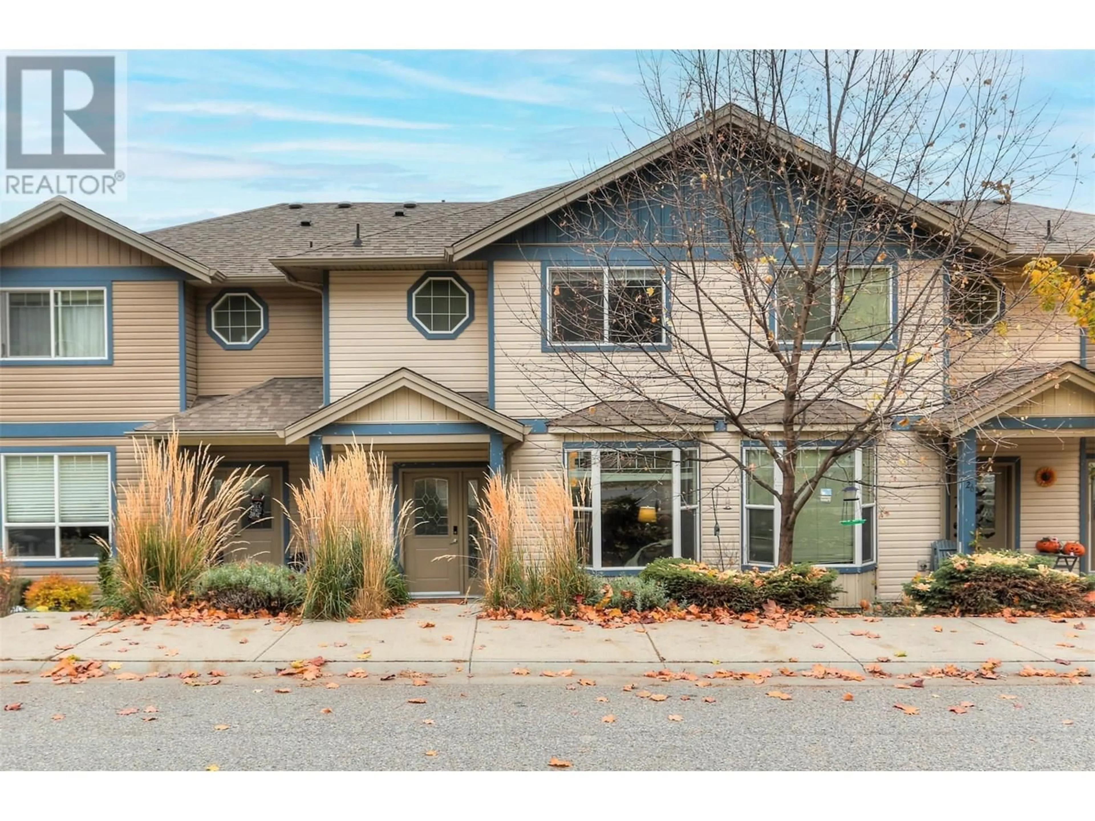 Home with vinyl exterior material, street for 27 - 3267 BROADVIEW ROAD, West Kelowna British Columbia V4T3C8