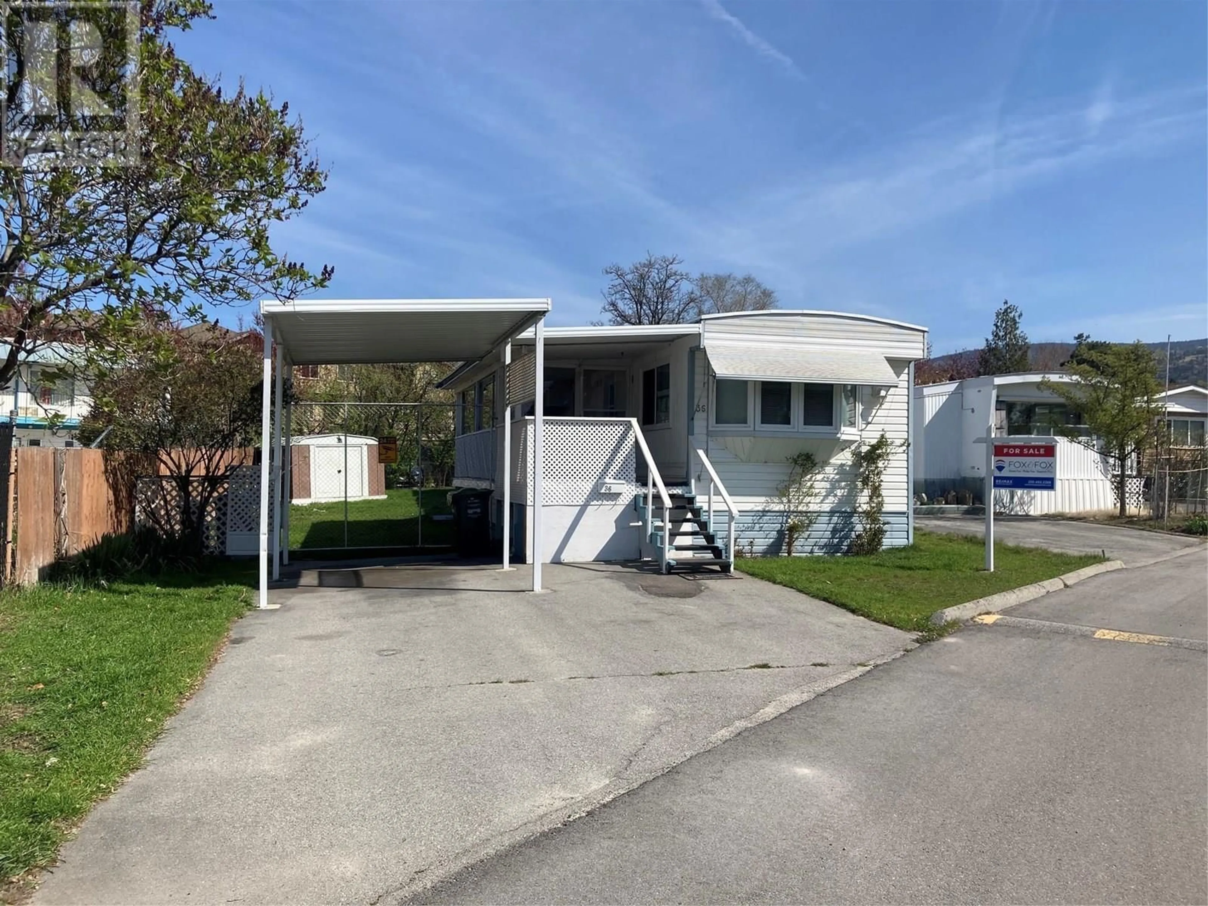 Home with vinyl exterior material, street for 36 - 197 DAUPHIN AVENUE, Penticton British Columbia V2A3S3