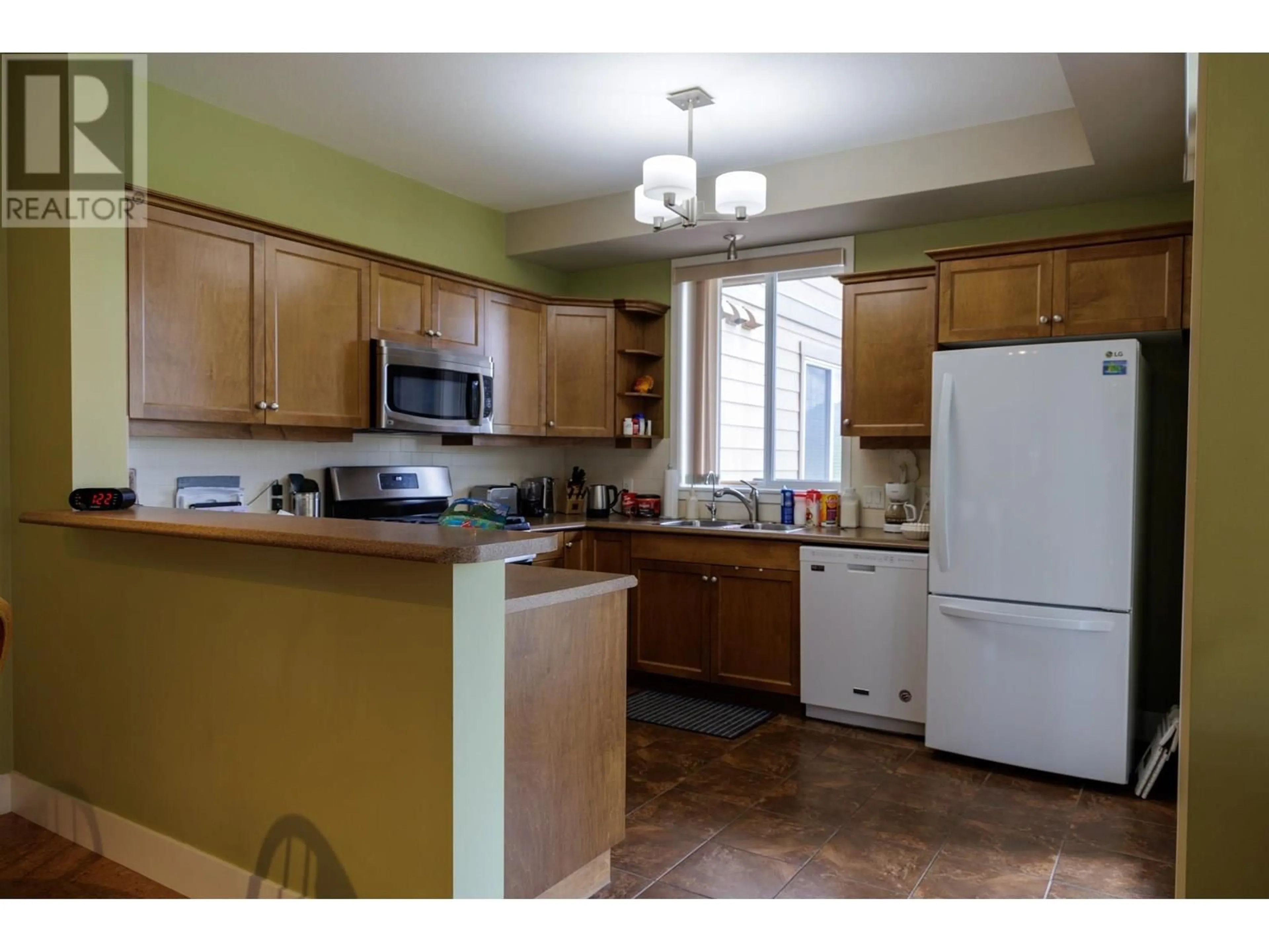 Standard kitchen, unknown for 118 - 2532 SHORELINE DRIVE, Lake Country British Columbia V4V2R6