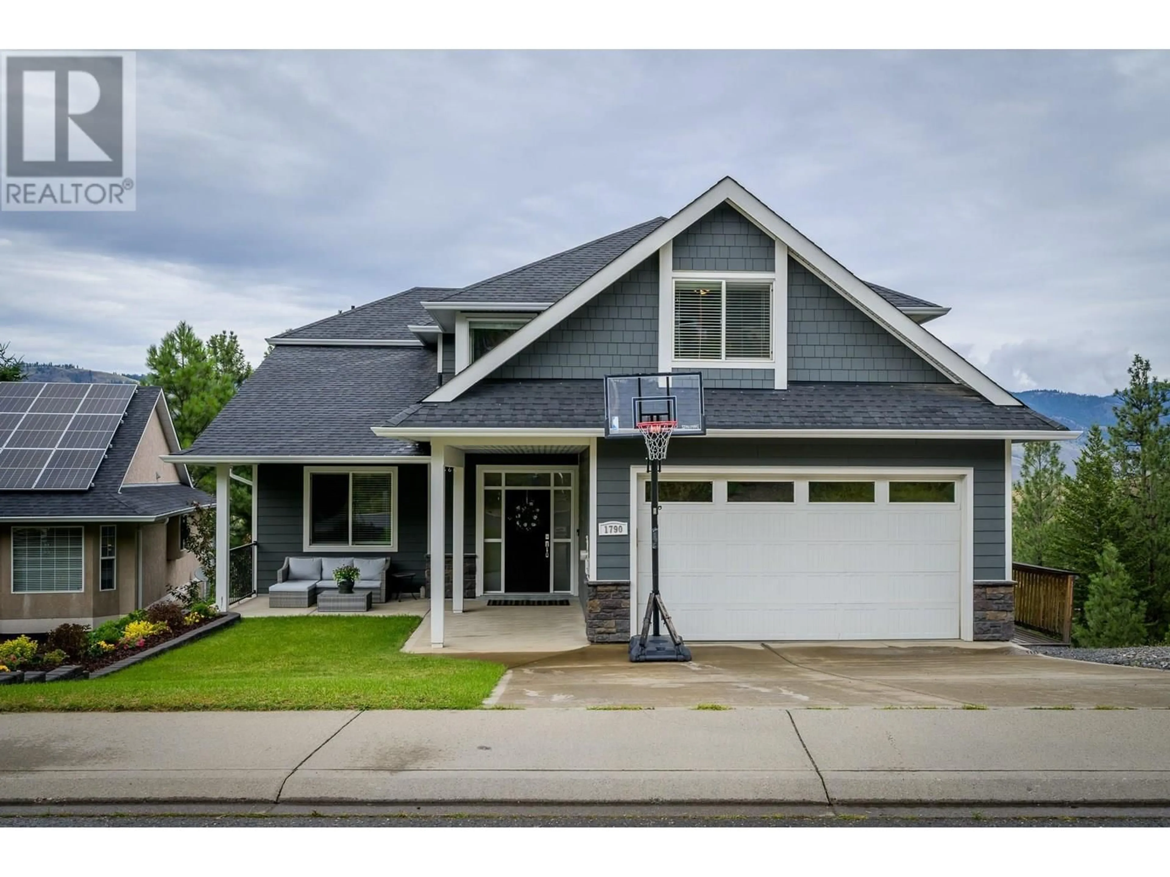 Home with vinyl exterior material, street for 1790 COLDWATER DRIVE, Kamloops British Columbia V2E2R3