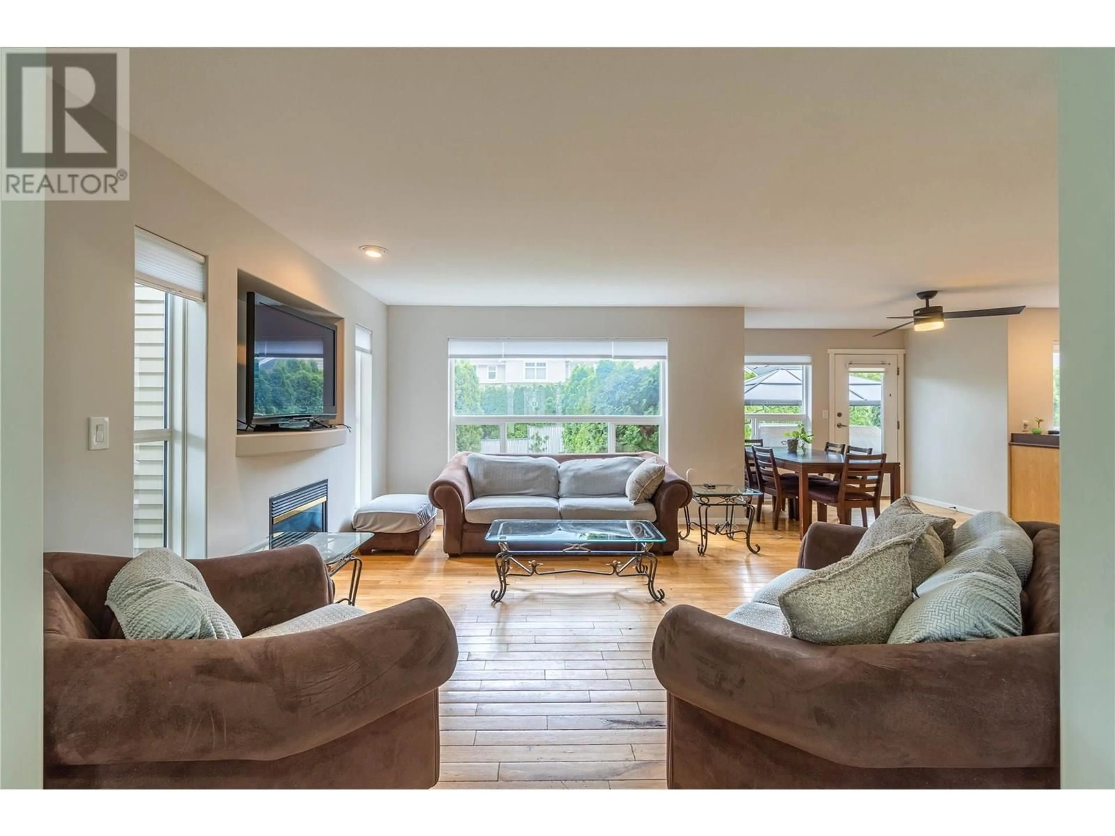 Living room with furniture, unknown for 601 BISSETTE ROAD, Kamloops British Columbia V2B6L3