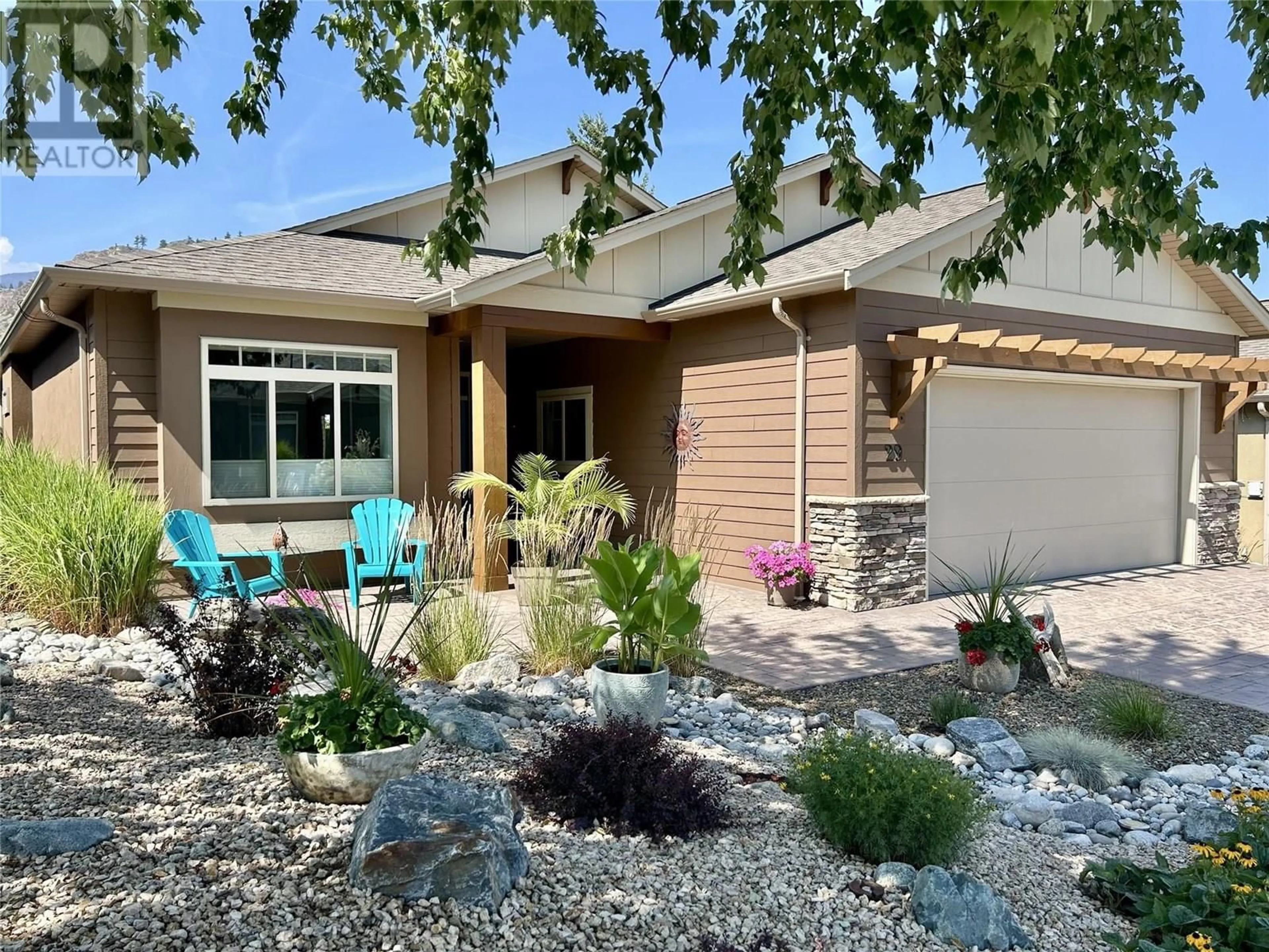 Home with vinyl exterior material, street for 29 - 6833 MEADOWS DRIVE, Oliver British Columbia V0H1T4