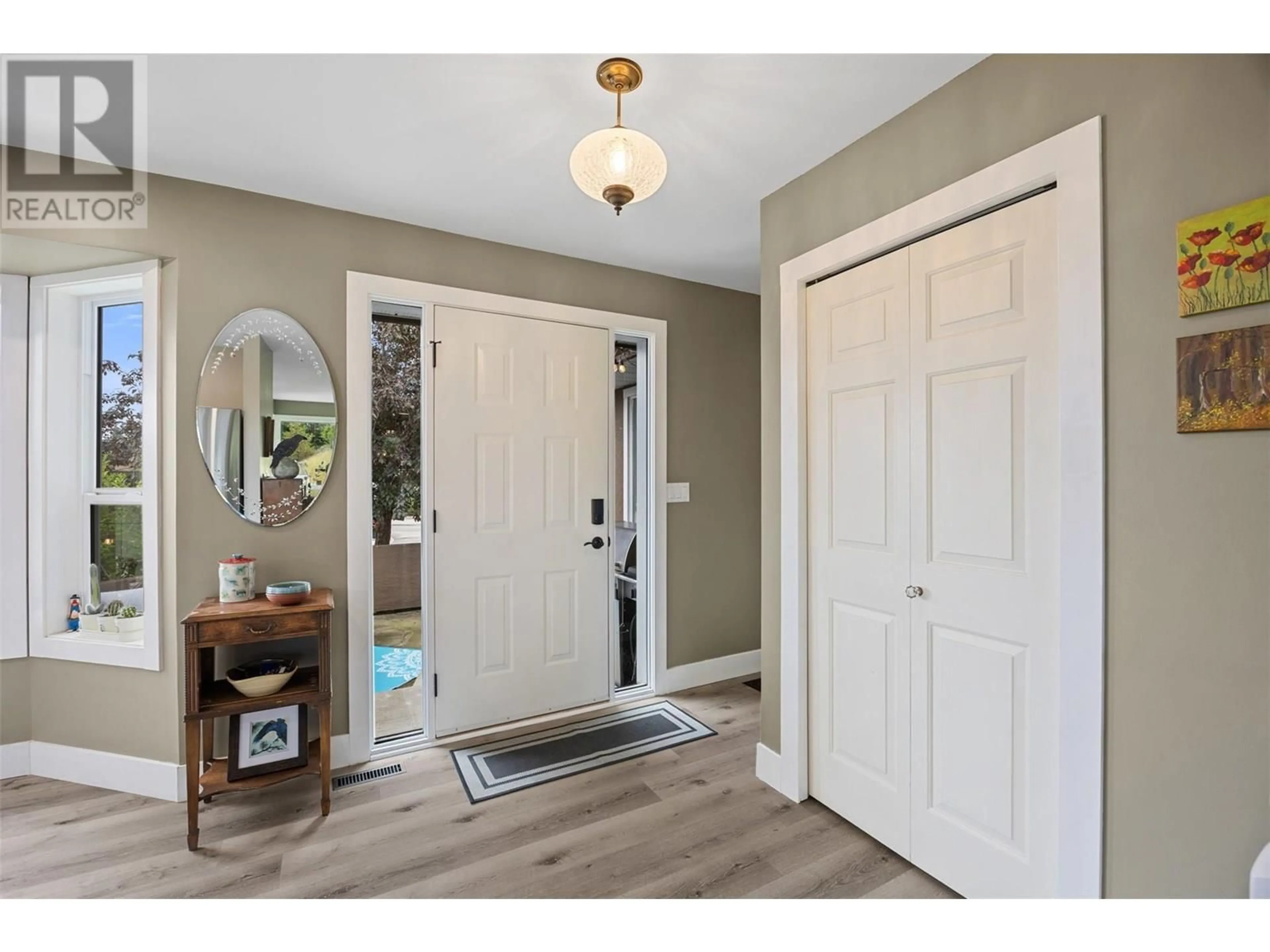 Indoor entryway for 7 - 2020 VAN HORNE DRIVE, Kamloops British Columbia V1S1G3