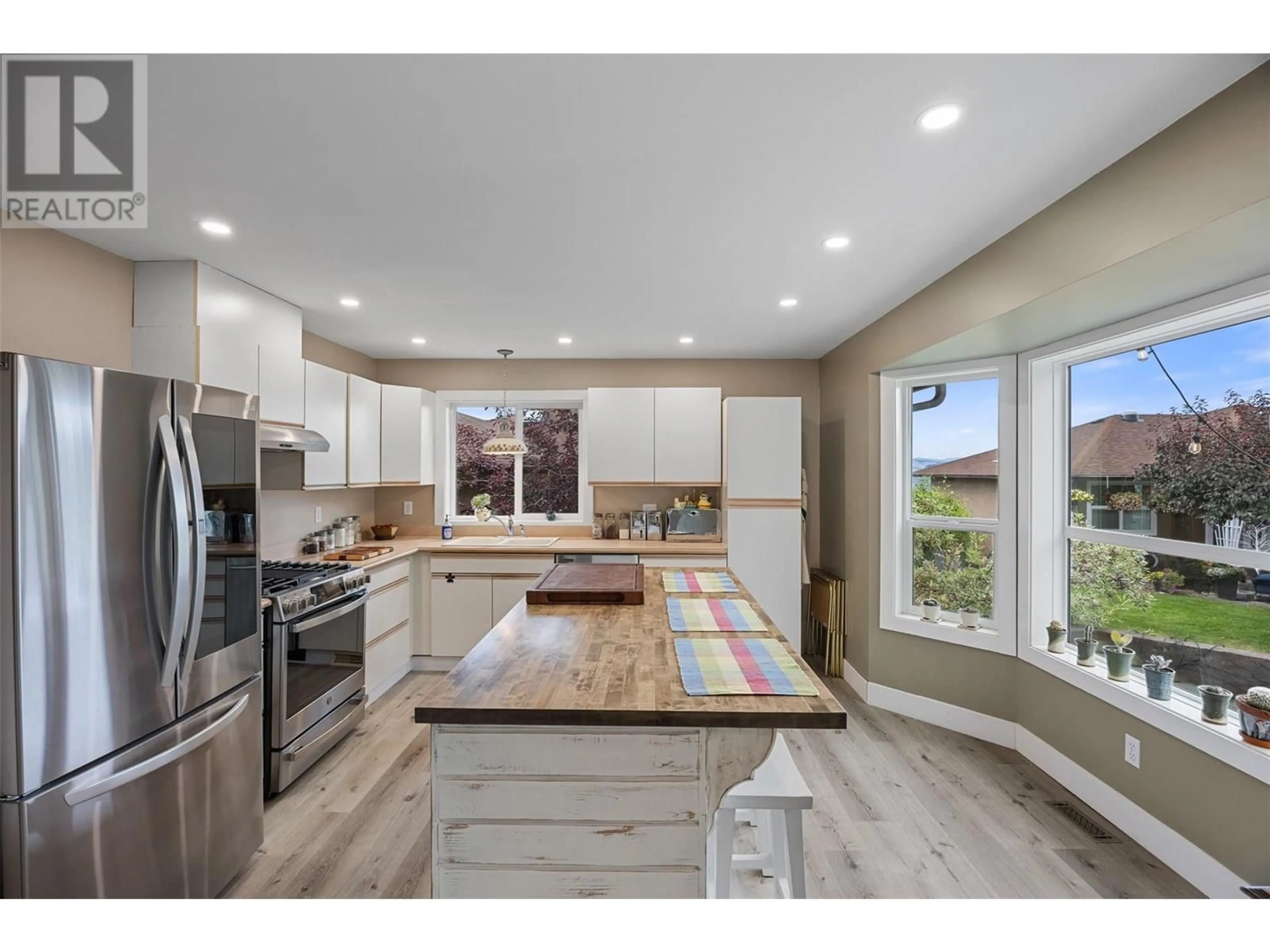 Open concept kitchen, unknown for 7 - 2020 VAN HORNE DRIVE, Kamloops British Columbia V1S1G3