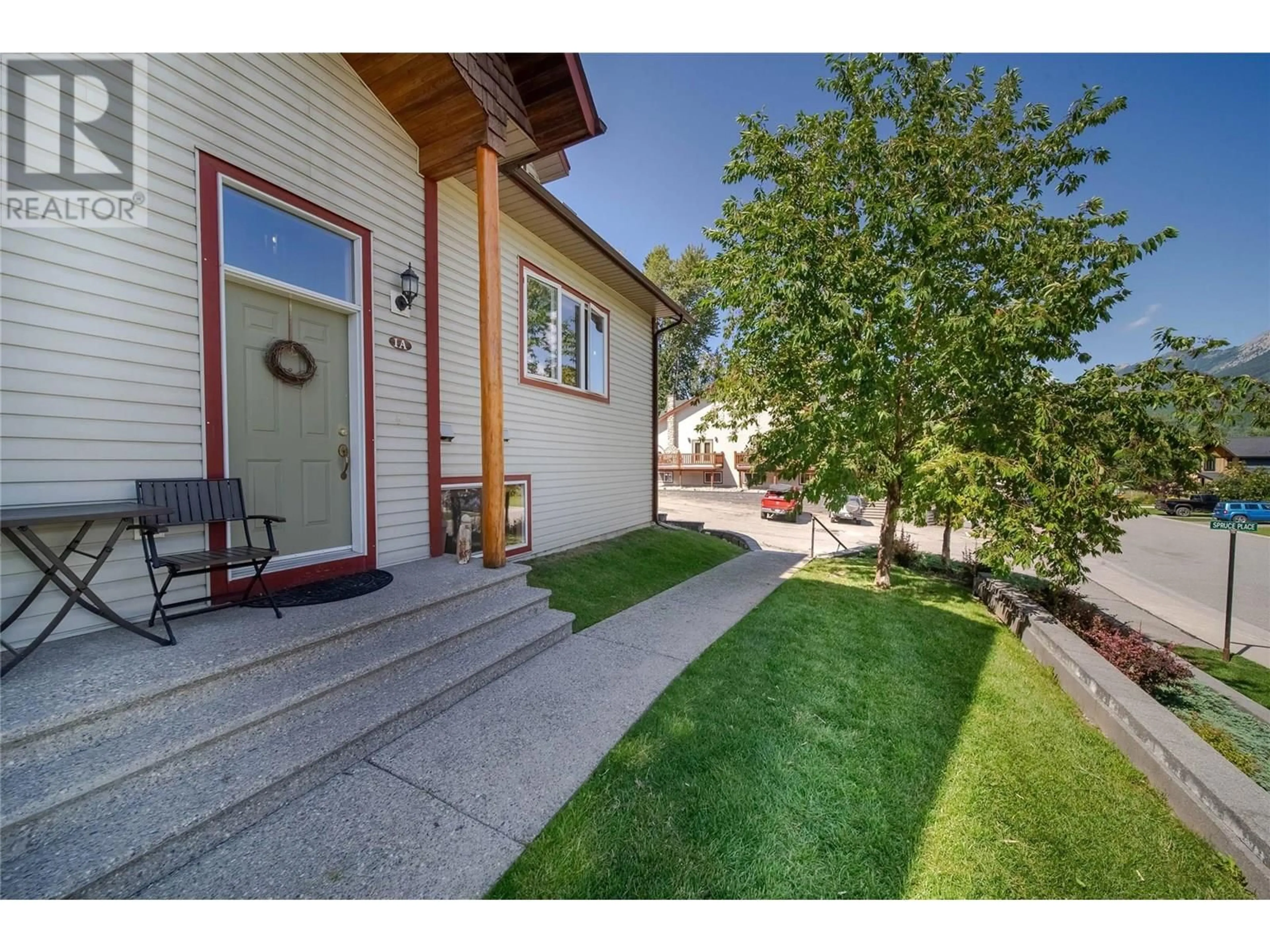 Patio, street for 1A SPRUCE PLACE, Fernie British Columbia V0B1M4