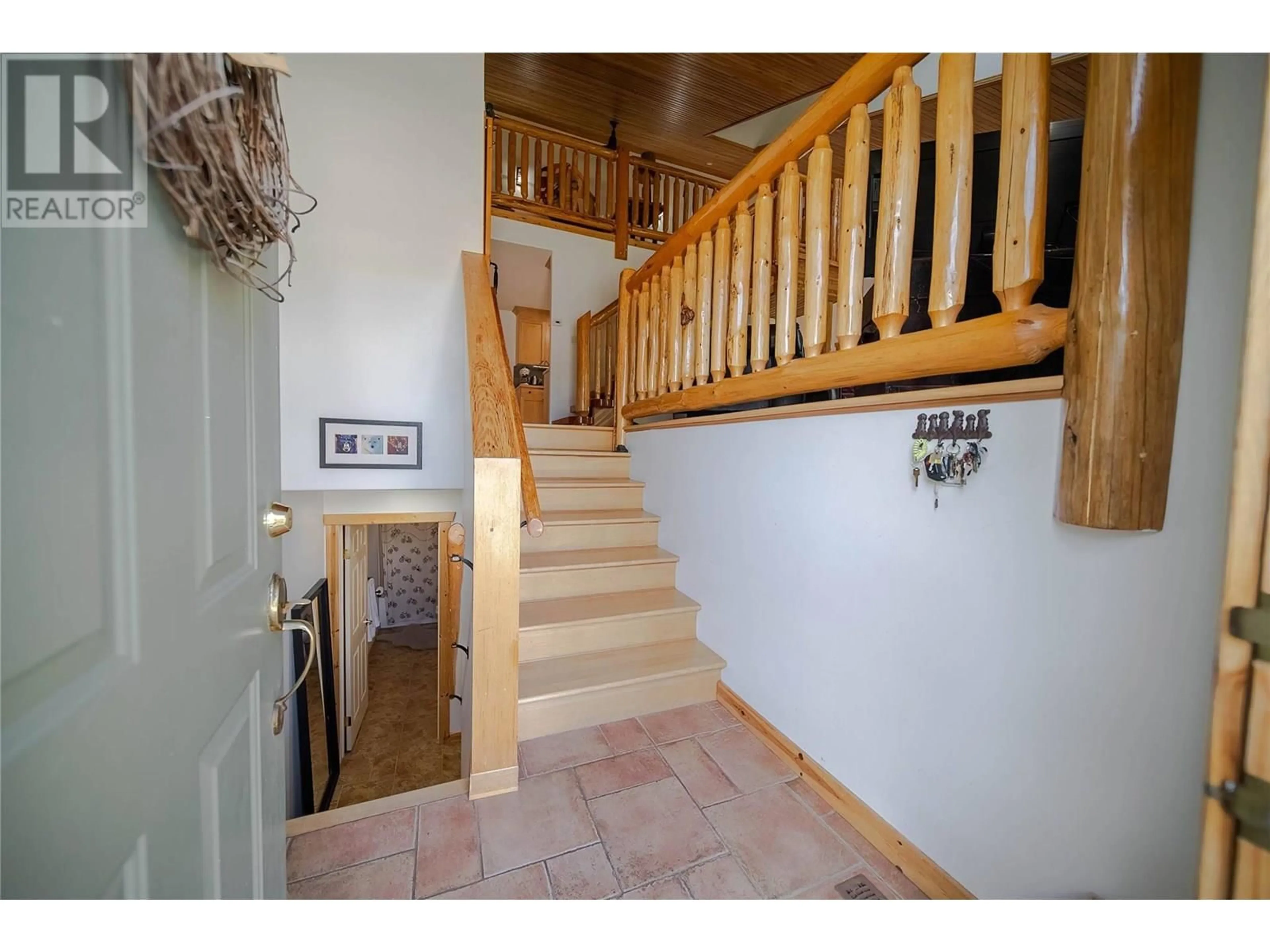 Indoor foyer for 1A SPRUCE PLACE, Fernie British Columbia V0B1M4