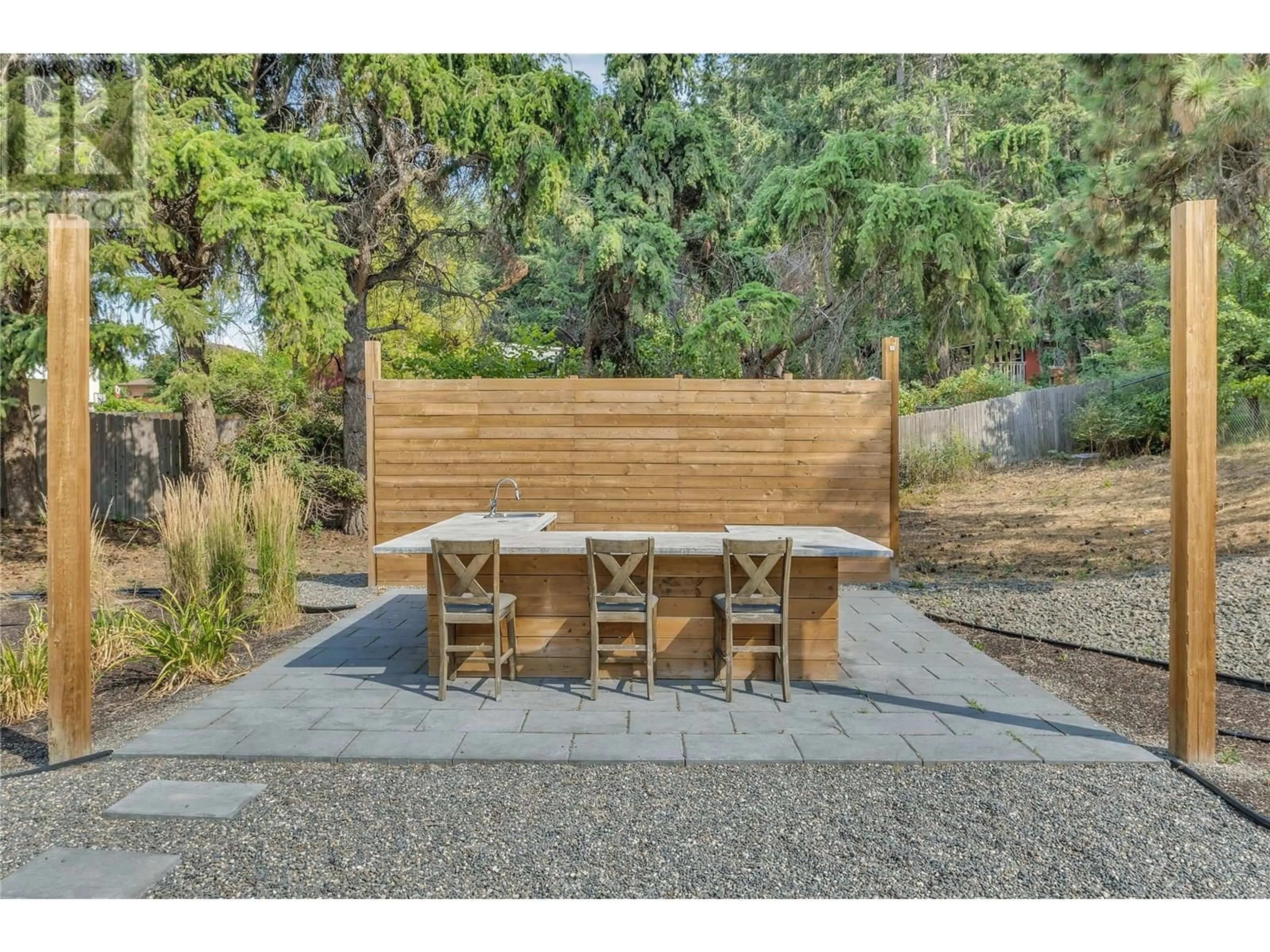 Patio, street for 1301 PONDEROSA ROAD, West Kelowna British Columbia V1Z1M8
