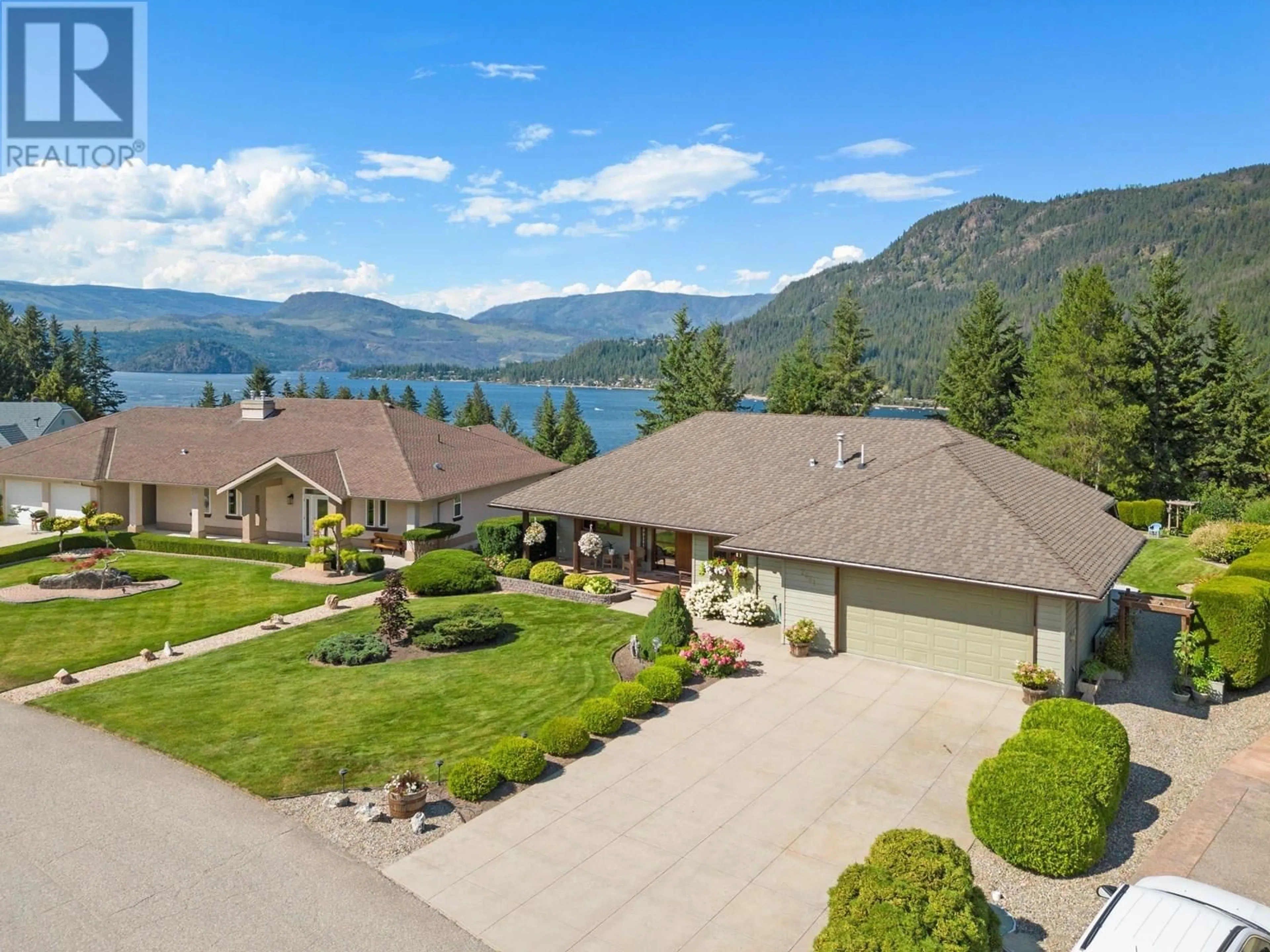 A pic from outside/outdoor area/front of a property/back of a property/a pic from drone, water/lake/river/ocean view for 2681 DOEBERT ROAD, Blind Bay British Columbia V0E1H1
