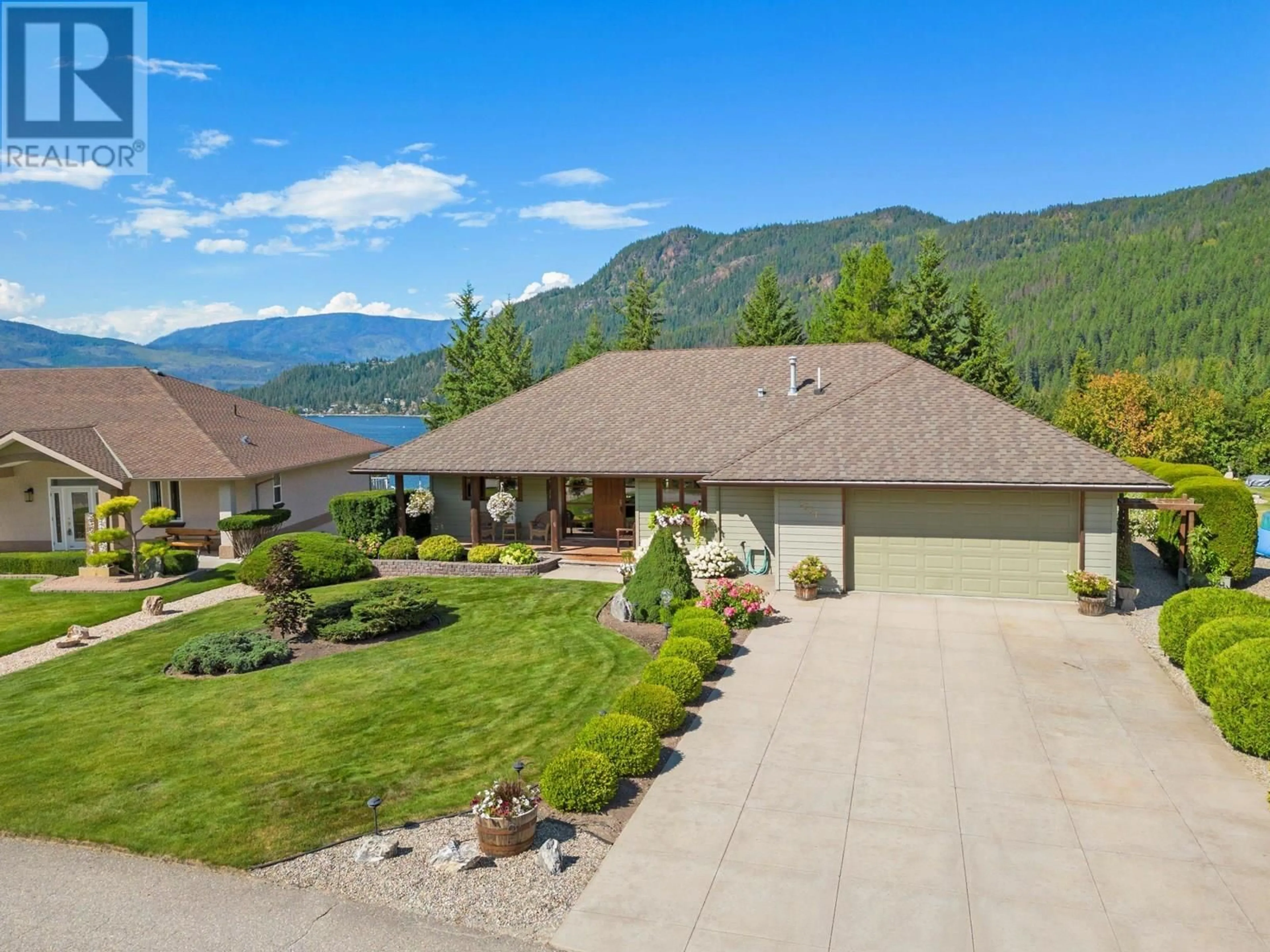 A pic from outside/outdoor area/front of a property/back of a property/a pic from drone, mountain view for 2681 DOEBERT ROAD, Blind Bay British Columbia V0E1H1