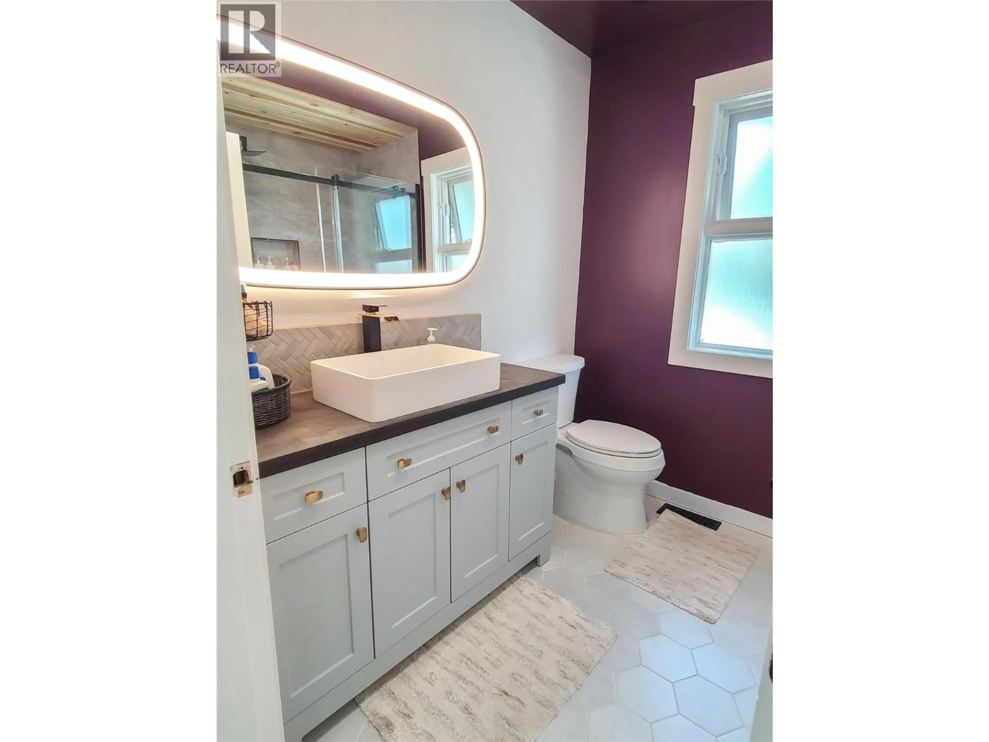 Standard bathroom, ceramic/tile floor for 3897 GALLAGHERS OTHER, Kelowna British Columbia V1W3Z9