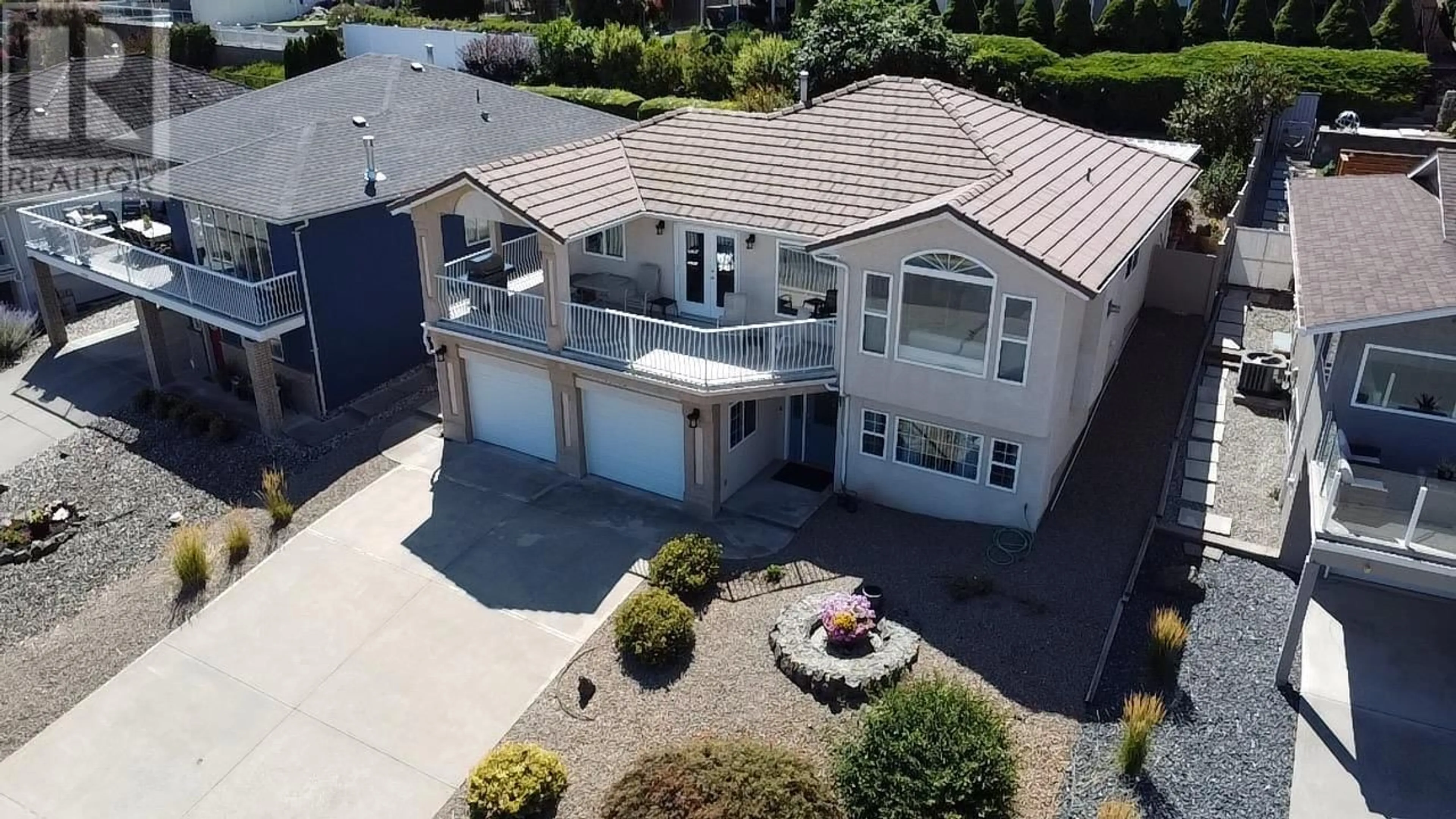 A pic from outside/outdoor area/front of a property/back of a property/a pic from drone, water/lake/river/ocean view for 11902 GOLF COURSE DRIVE, Osoyoos British Columbia V0H1V4