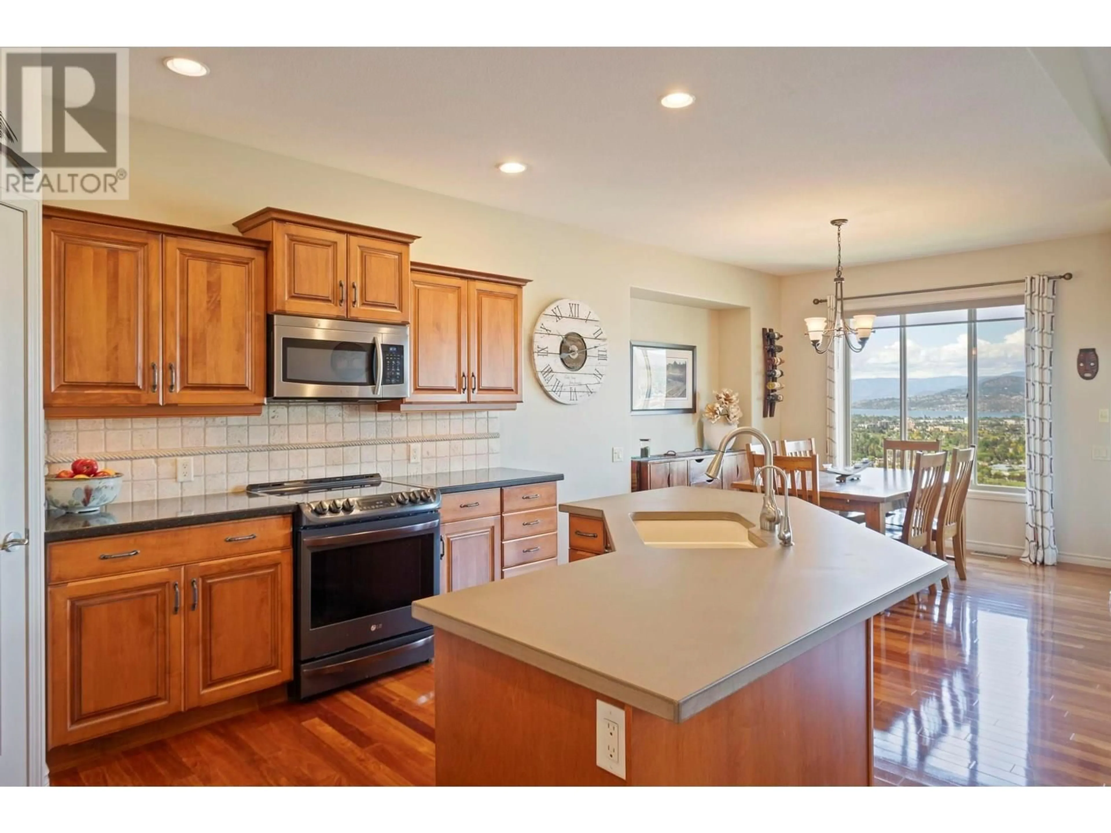 Open concept kitchen, ceramic/tile floor for 329 - 663 DENALI COURT, Kelowna British Columbia V1V2R4