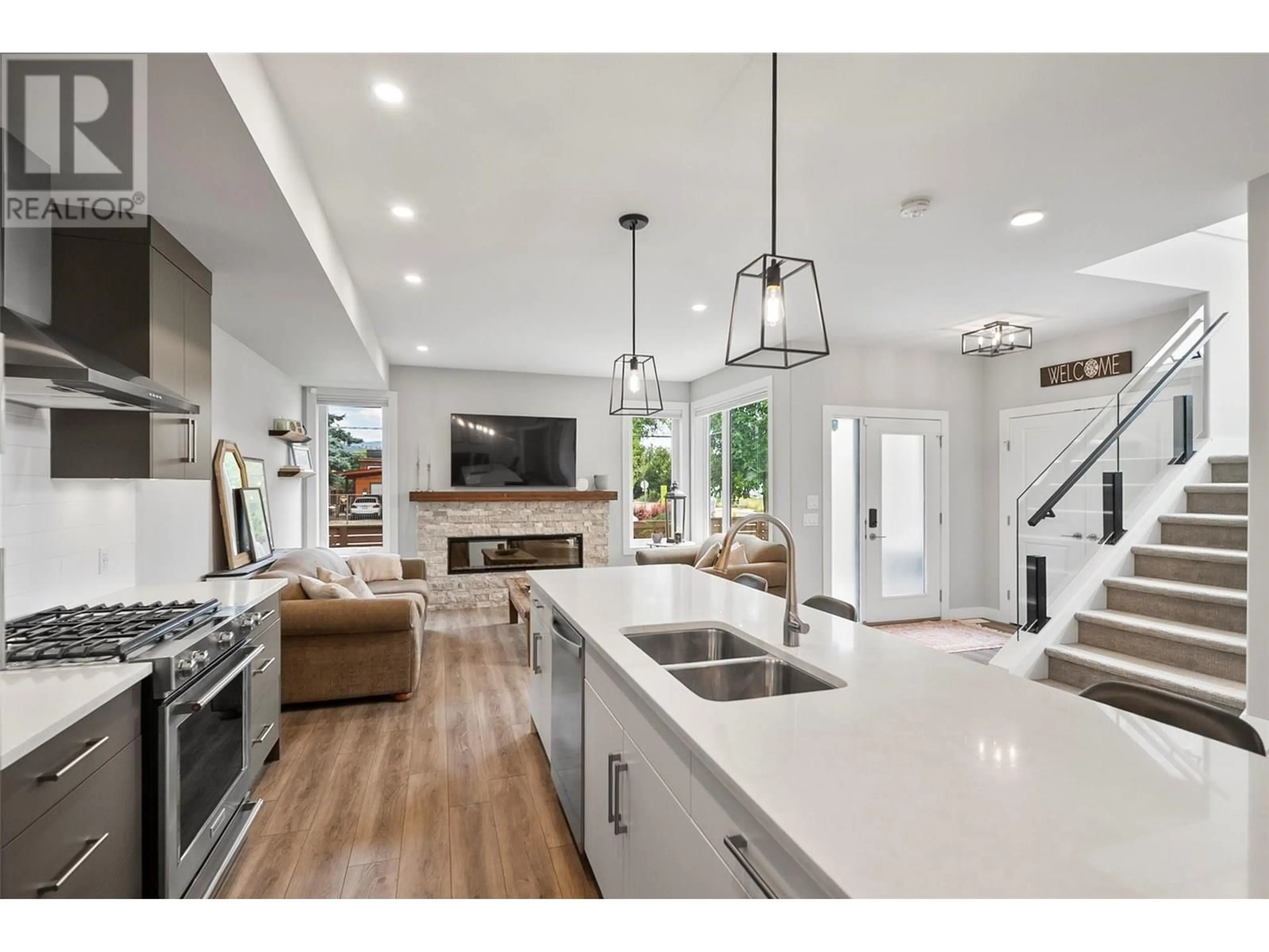 Open concept kitchen, unknown for 1292 ETHEL STREET, Kelowna British Columbia V1Y2W7
