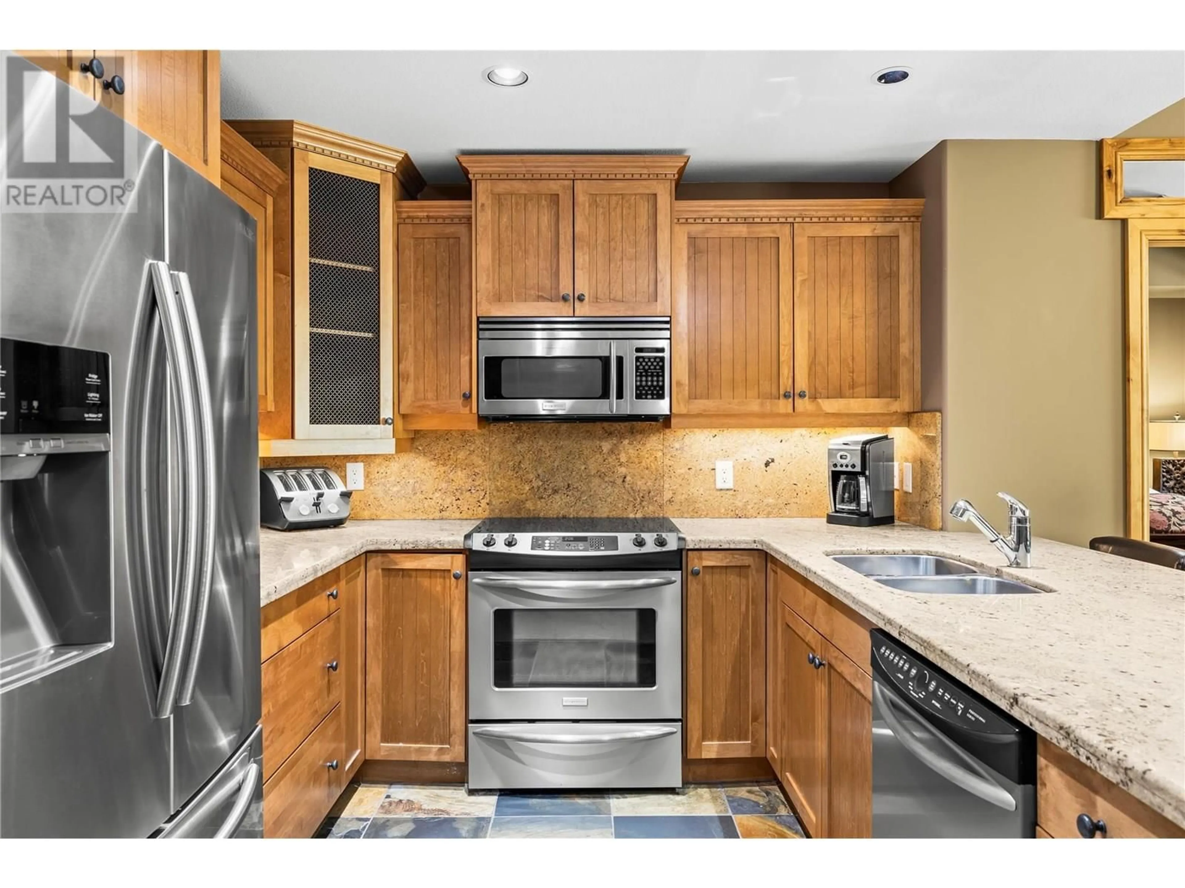 Standard kitchen, ceramic/tile floor for 606 - 7700 PORCUPINE ROAD, Big White British Columbia V1P1P3