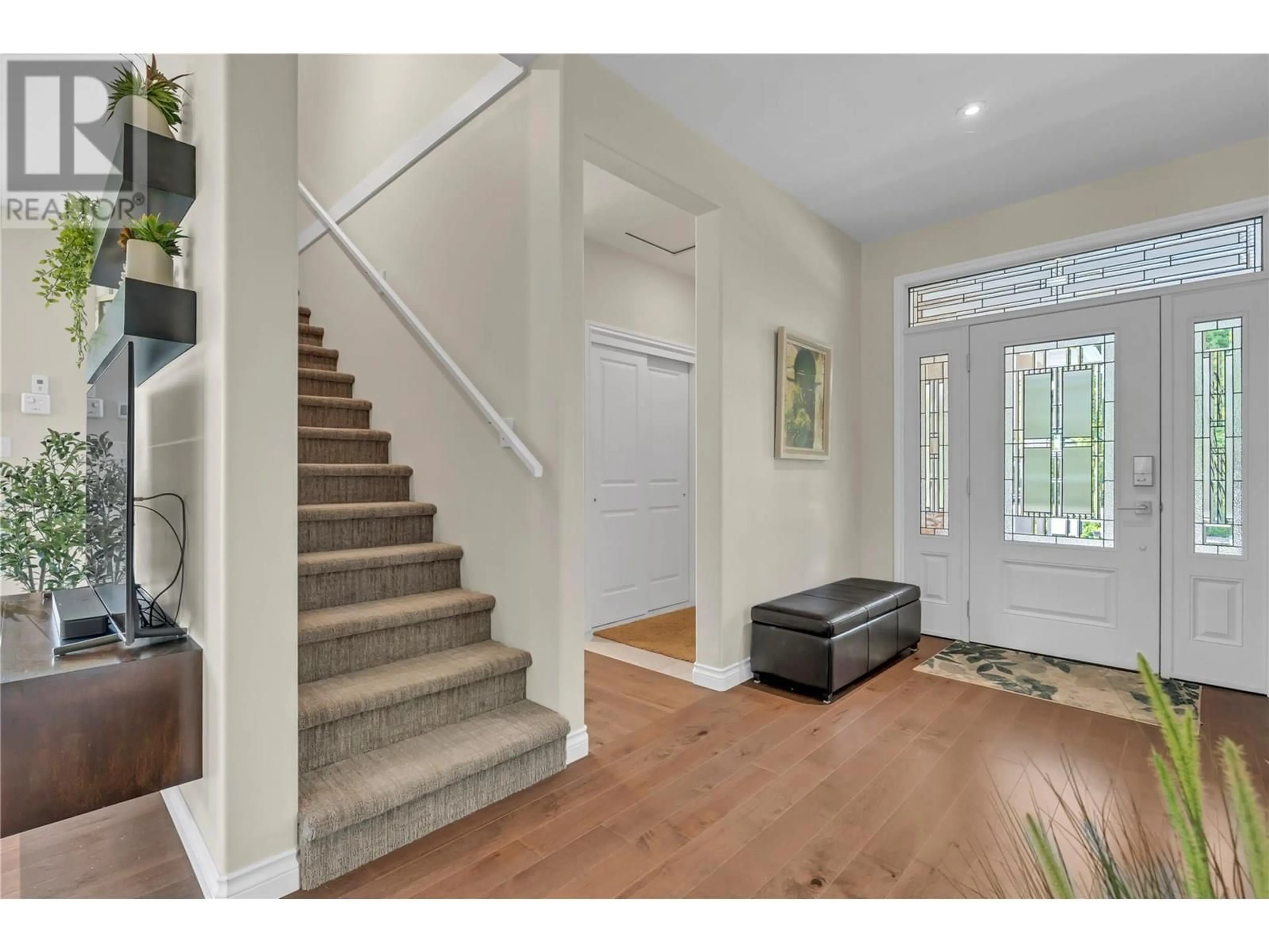 Indoor entryway for 436 2ND AVENUE, Keremeos British Columbia V0X1N2