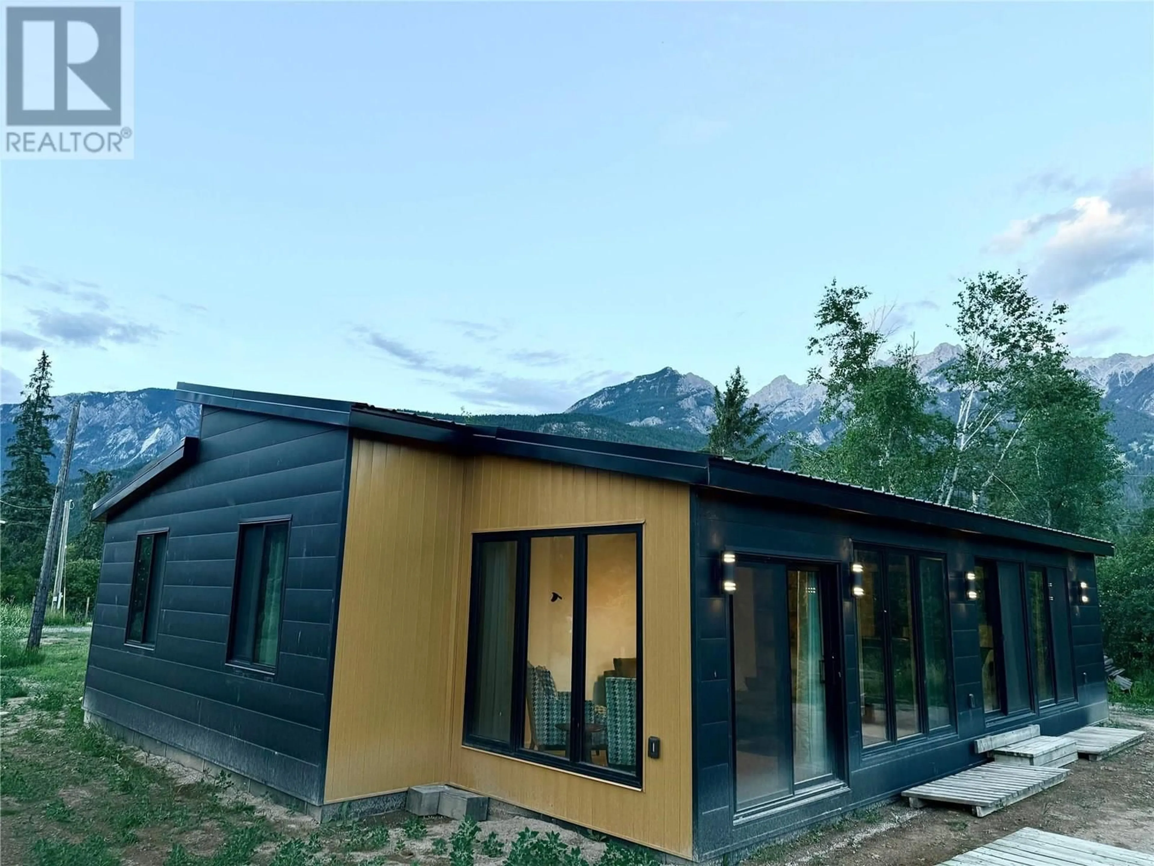 Home with vinyl exterior material, mountain view for 4851 WILLOW PLACE, Fairmont Hot Springs British Columbia V0B1L1