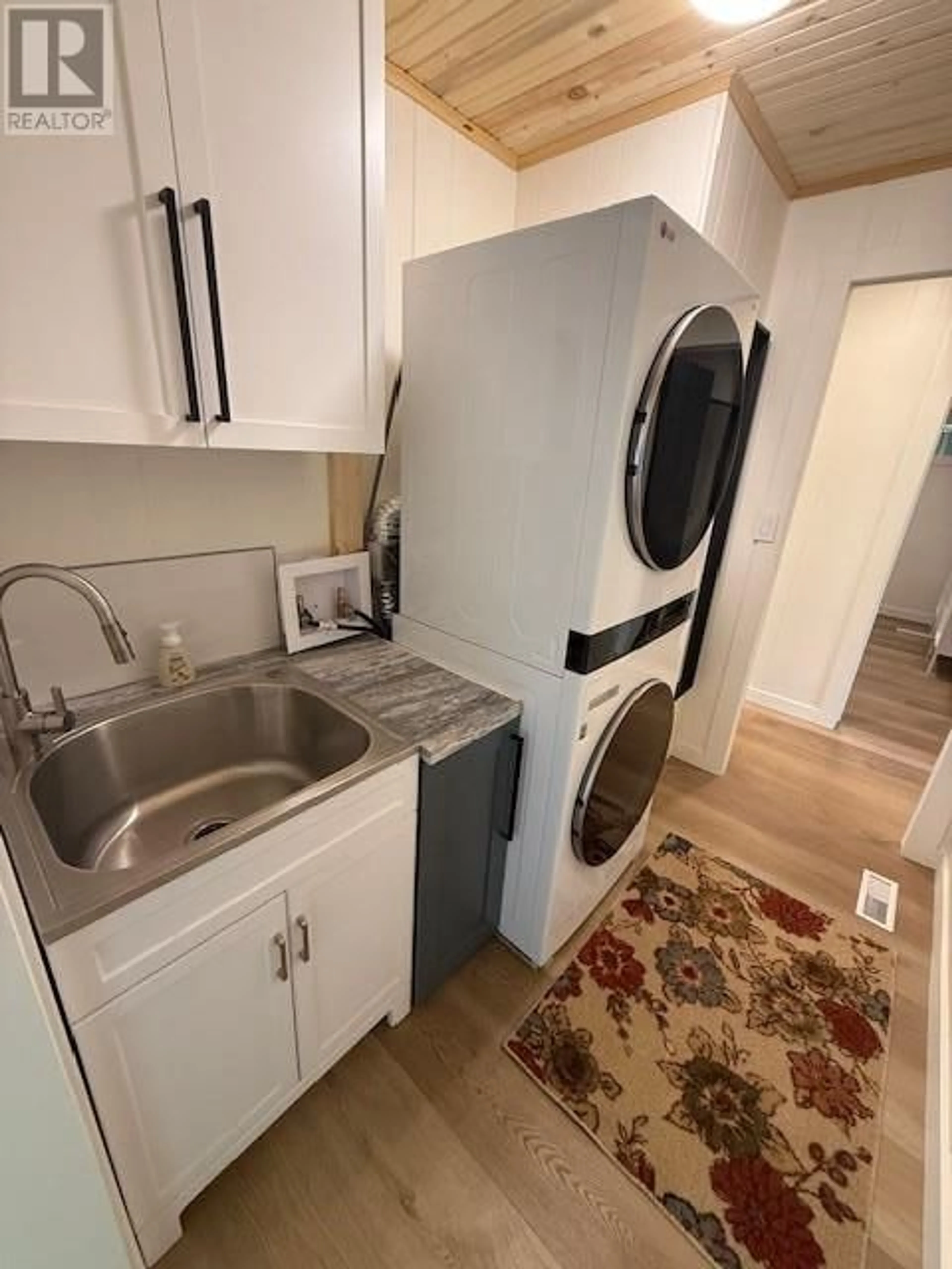 Laundry room for 4851 WILLOW PLACE, Fairmont Hot Springs British Columbia V0B1L1
