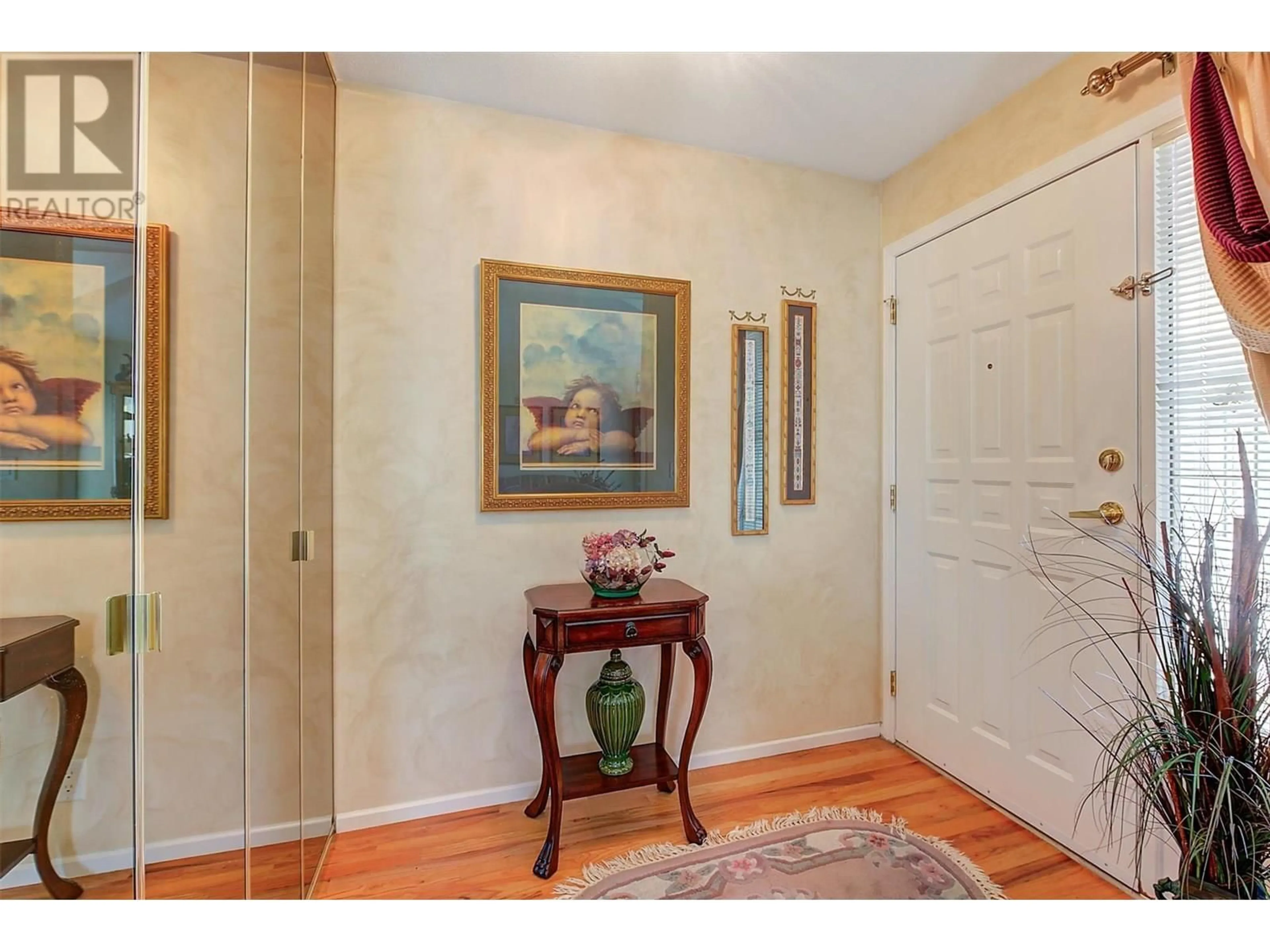 Indoor entryway for 128 - 2330 BUTT ROAD, West Kelowna British Columbia V4T2L3