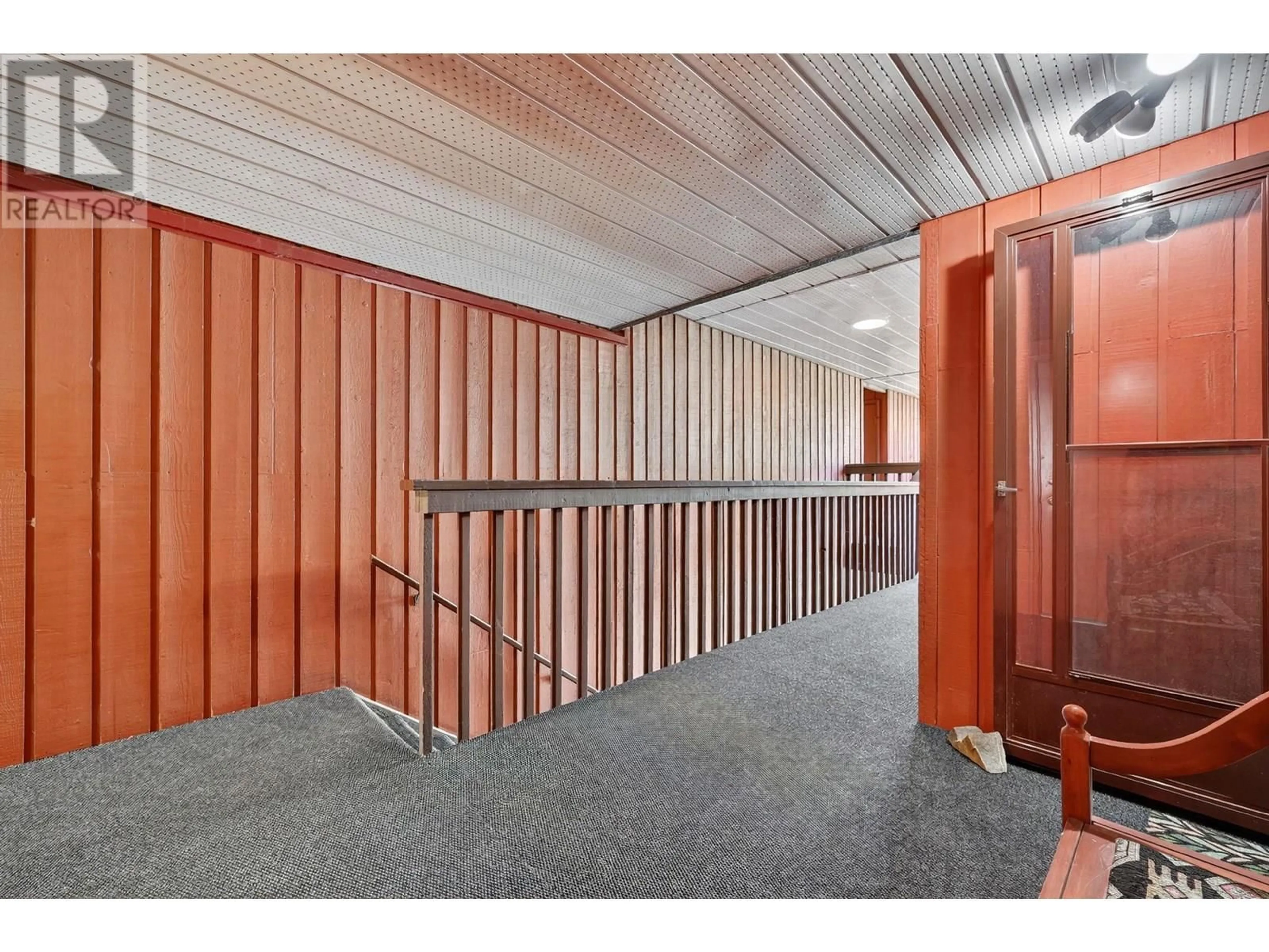 Indoor foyer for 204 - 1870 PARKINSON WAY, Kelowna British Columbia V1Y8C9