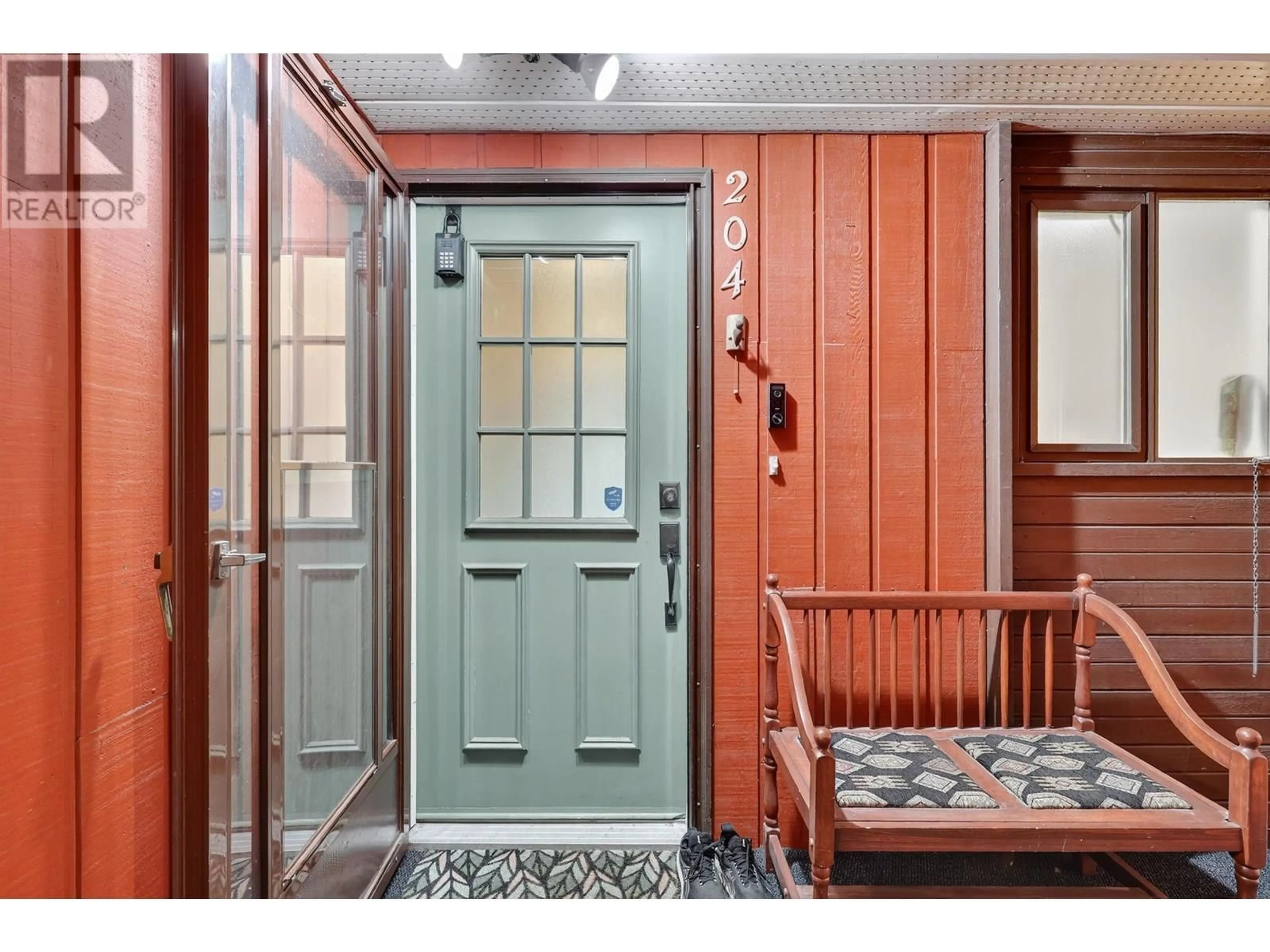 Indoor entryway for 204 - 1870 PARKINSON WAY, Kelowna British Columbia V1Y8C9