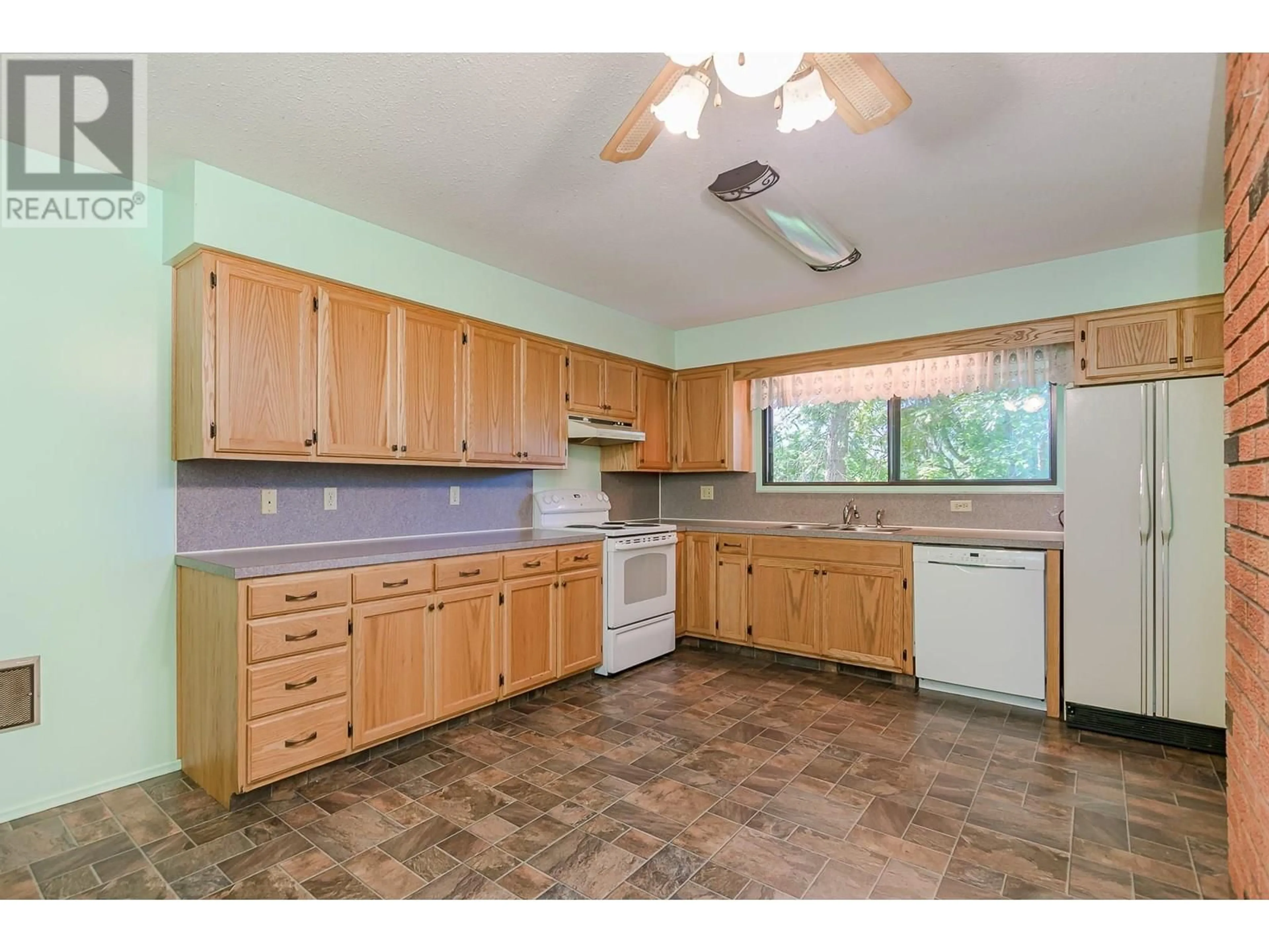 Standard kitchen, unknown for 1926 BUNDUS ROAD, Sicamous British Columbia V0E2V5
