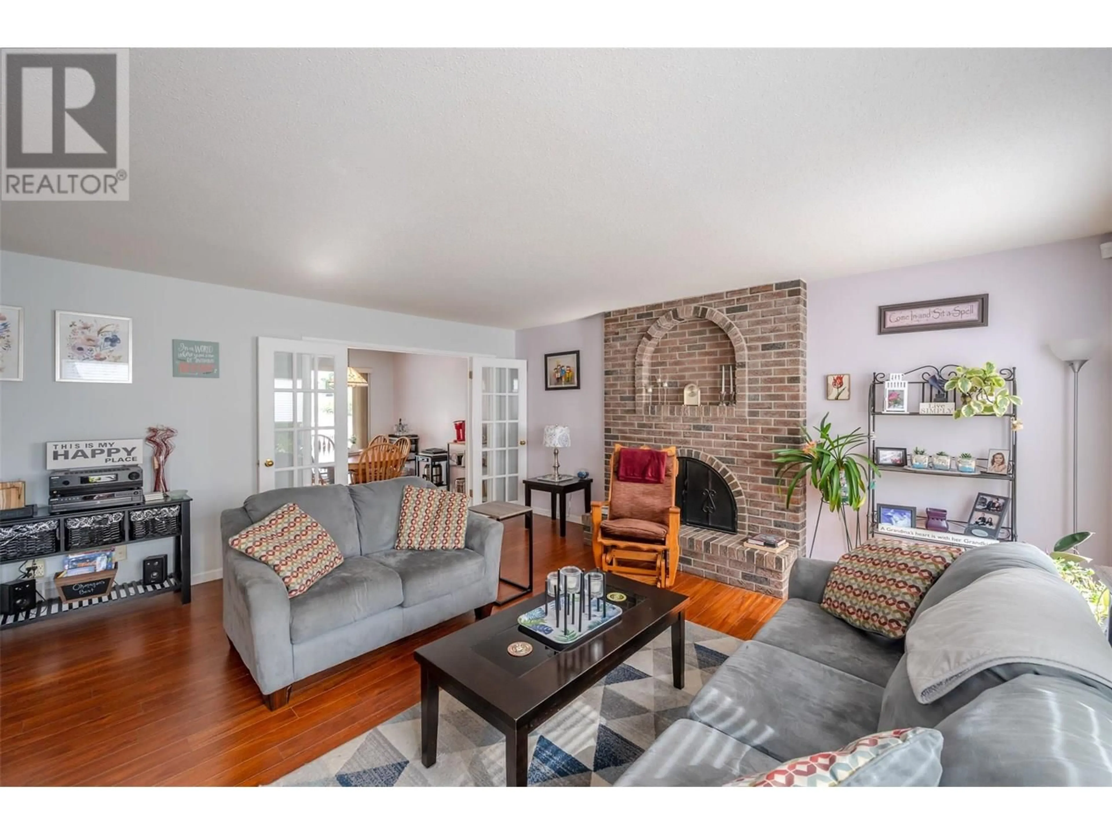 Living room with furniture, unknown for 601 ALDER STREET, Penticton British Columbia V2A4C5