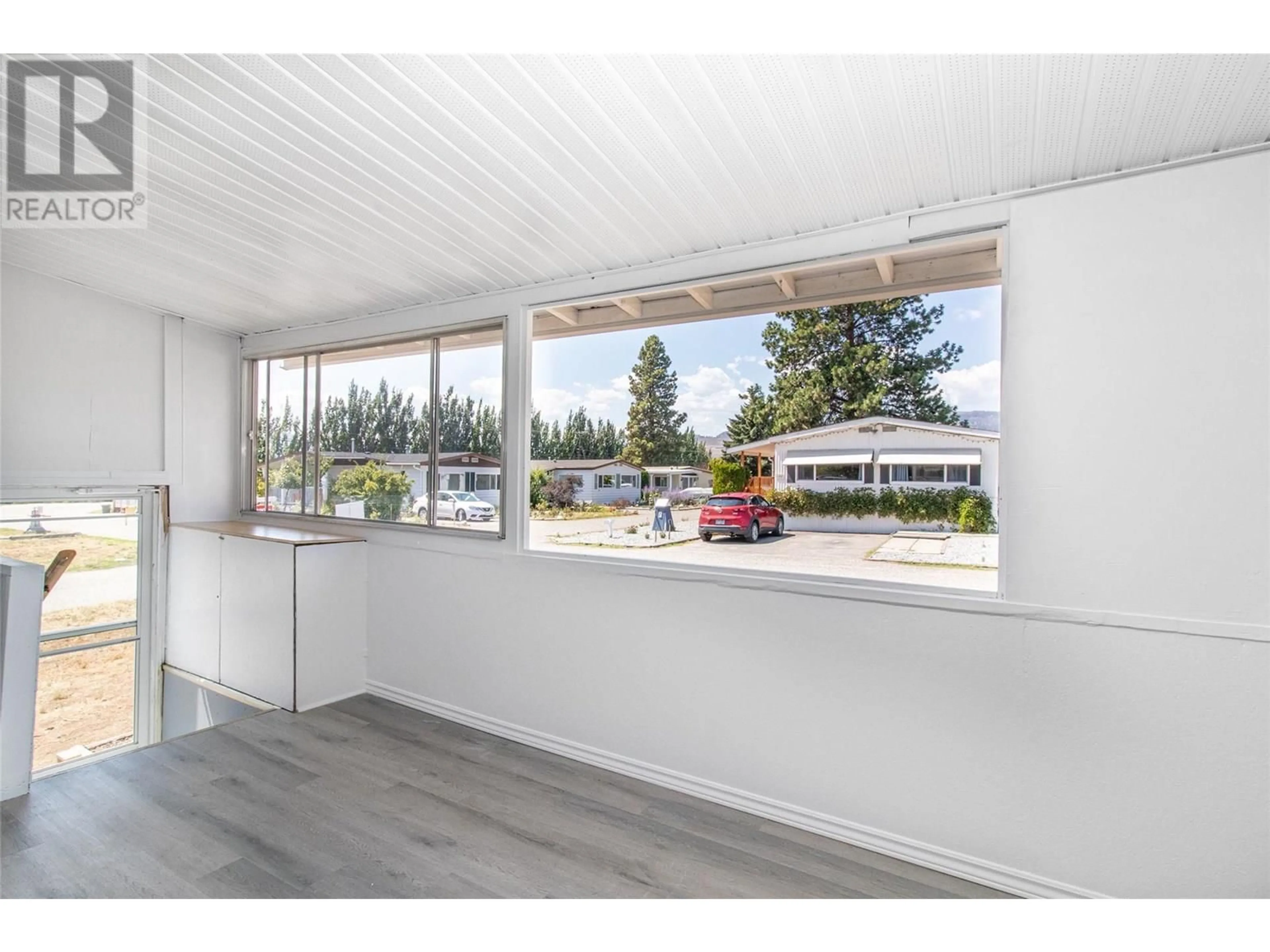 Indoor foyer for 161 - 1880 OLD BOUCHERIE ROAD, West Kelowna British Columbia V4T1Z3