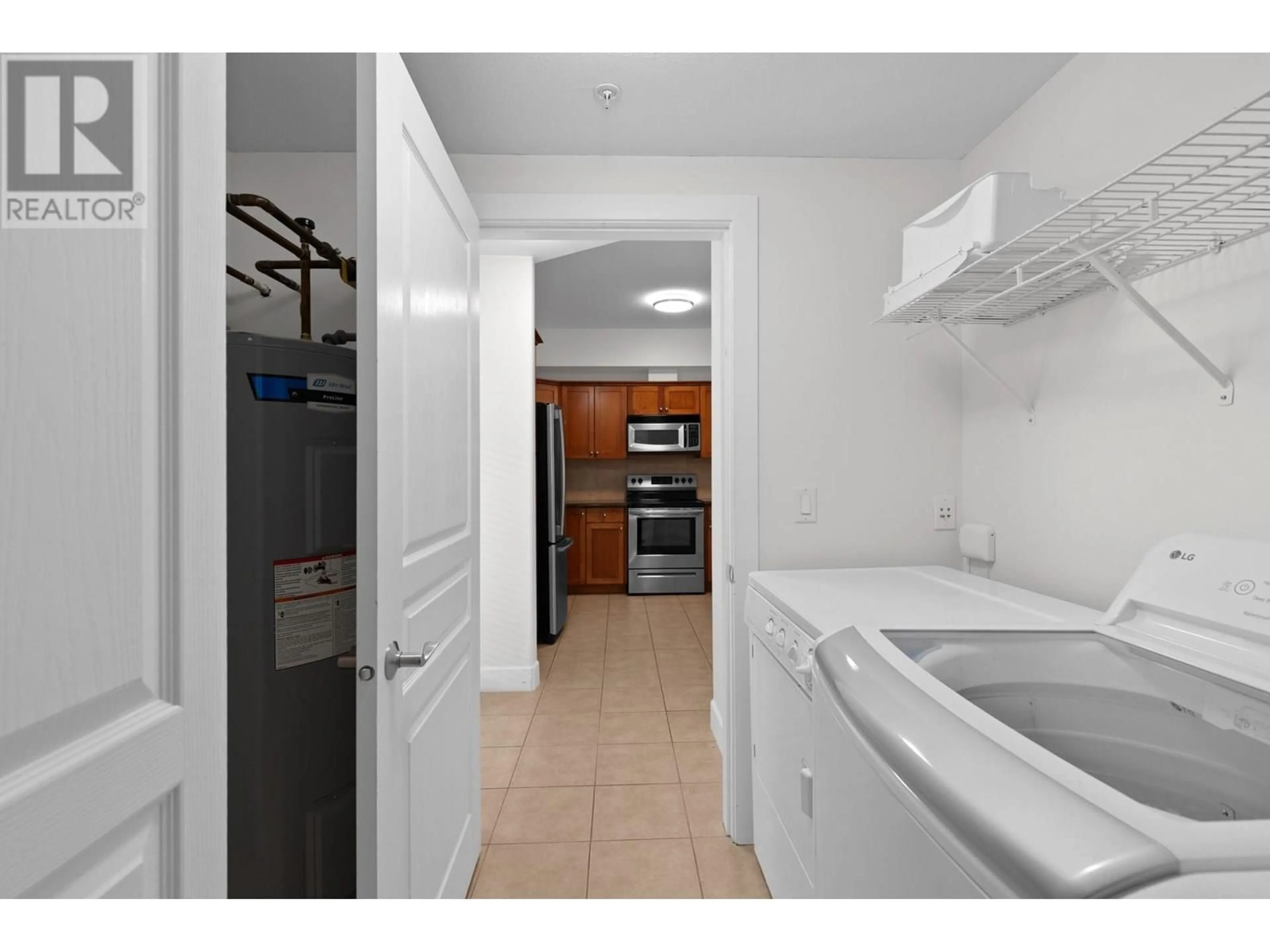 Standard kitchen, ceramic/tile floor for 227 - 3996 BEACH AVENUE, Peachland British Columbia V0H1X5