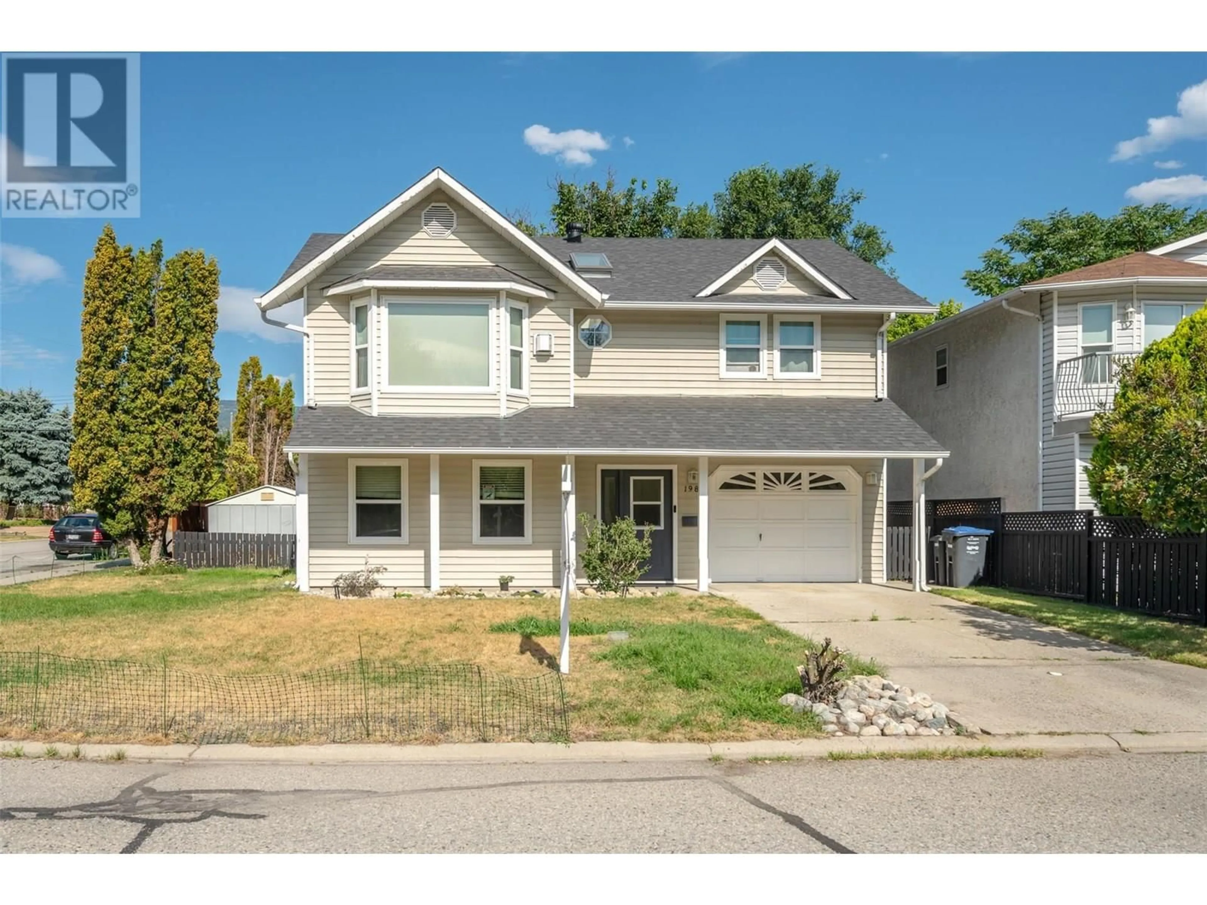 Home with vinyl exterior material, street for 198 CHATHAM PLACE, Penticton British Columbia V2A7L6