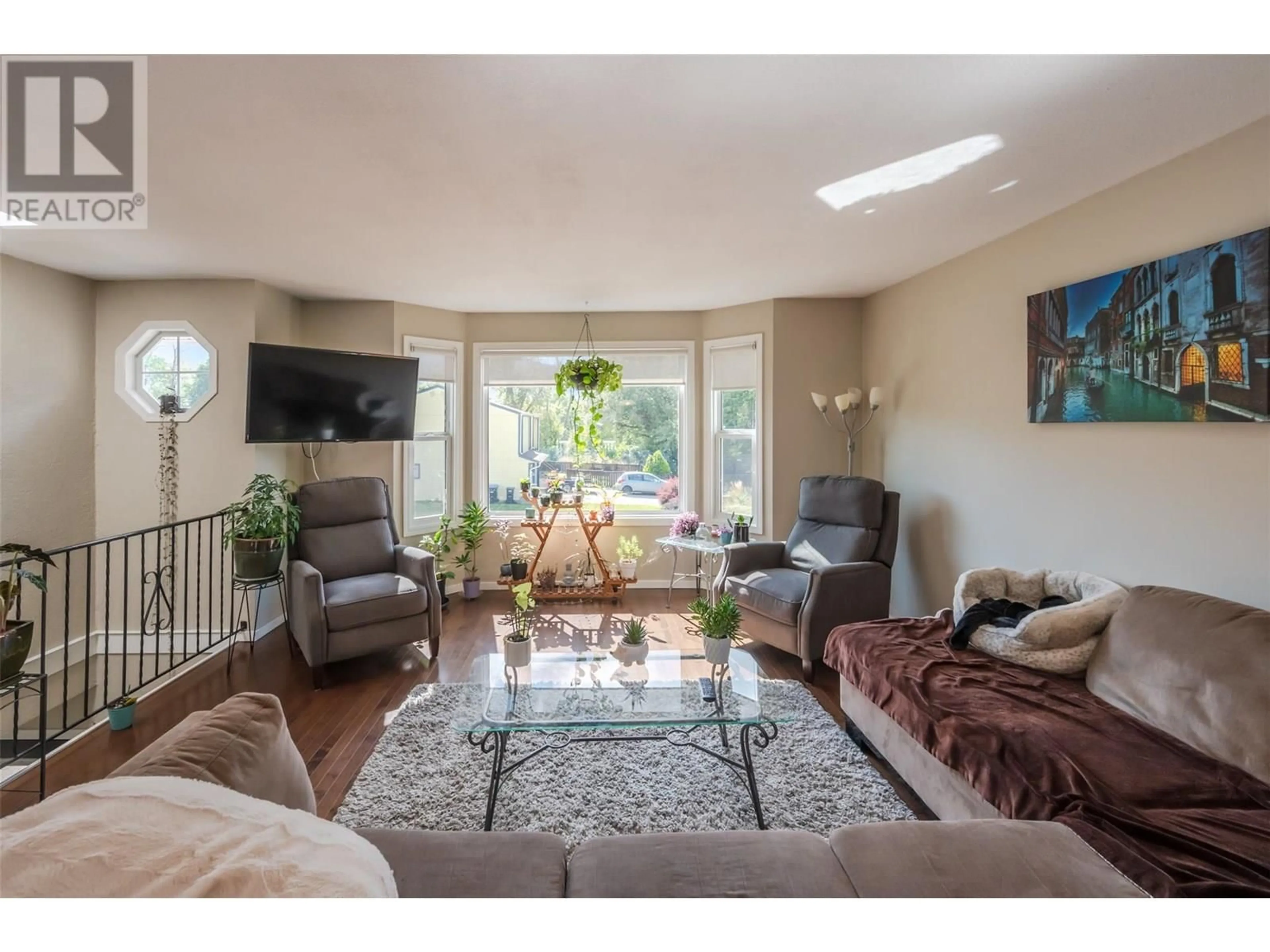 Living room with furniture, unknown for 198 CHATHAM PLACE, Penticton British Columbia V2A7L6