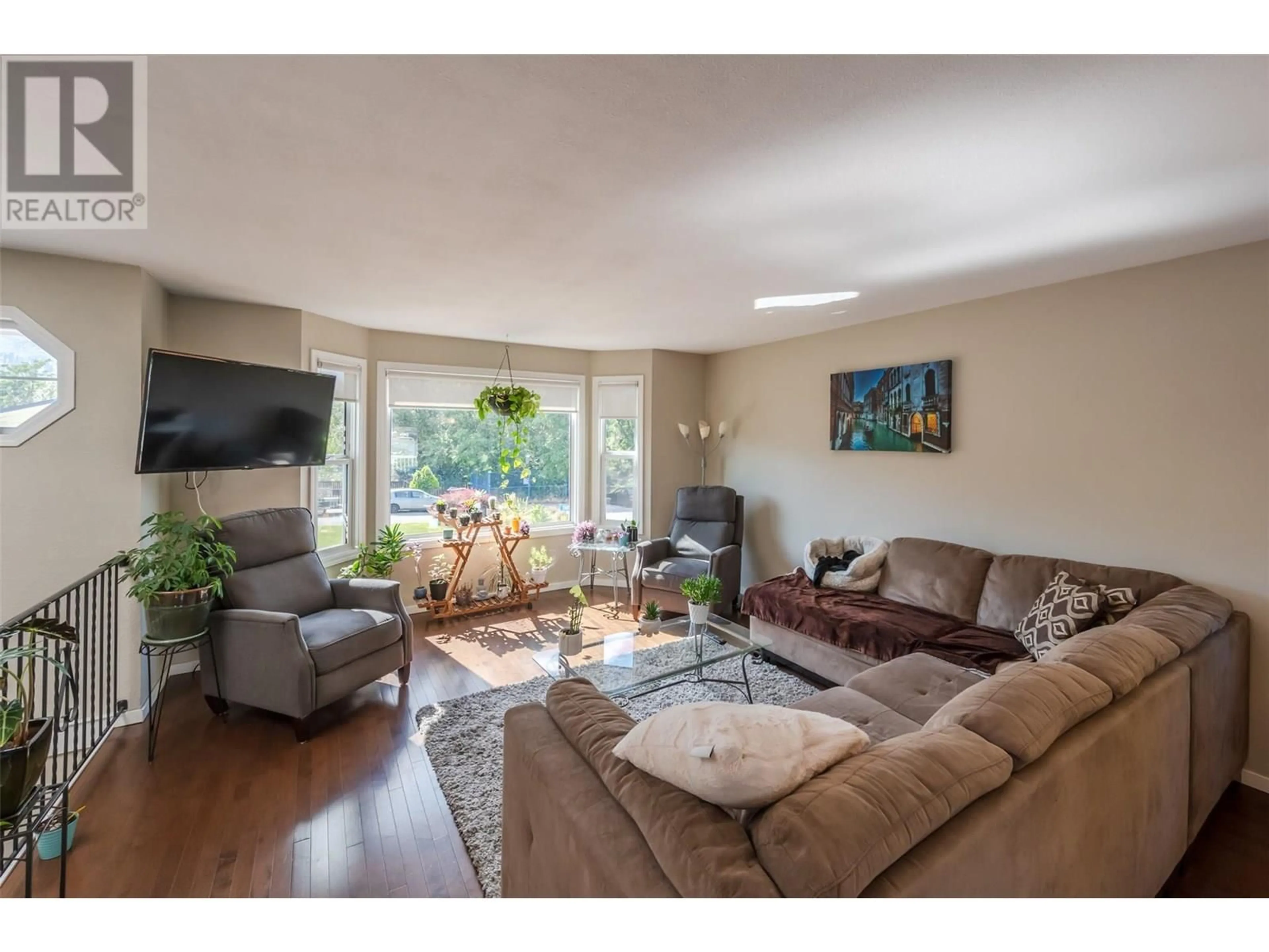 Living room with furniture, unknown for 198 CHATHAM PLACE, Penticton British Columbia V2A7L6