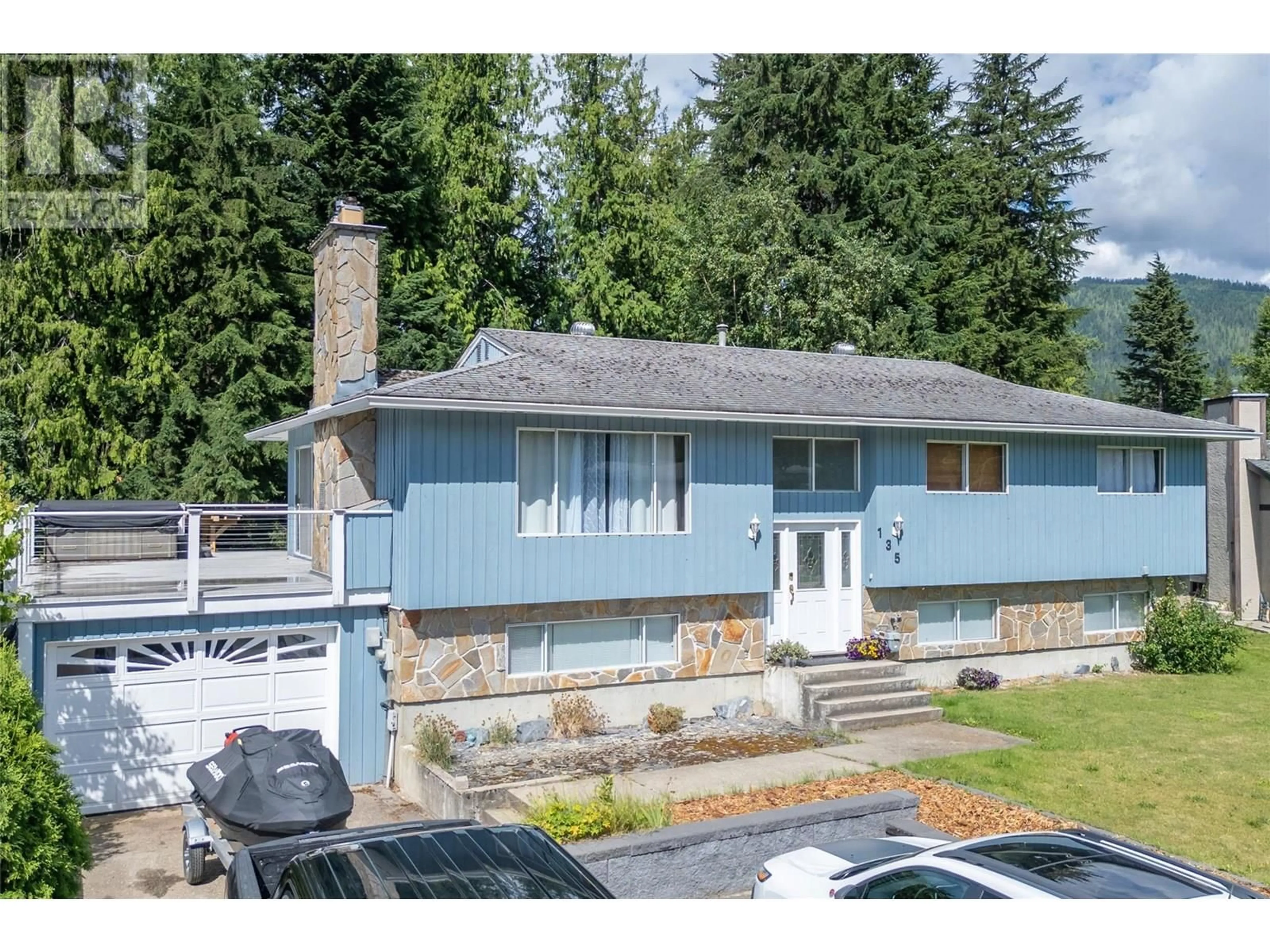 A pic from outside/outdoor area/front of a property/back of a property/a pic from drone, street for 135 COLBECK ROAD, Revelstoke British Columbia V0E2S0