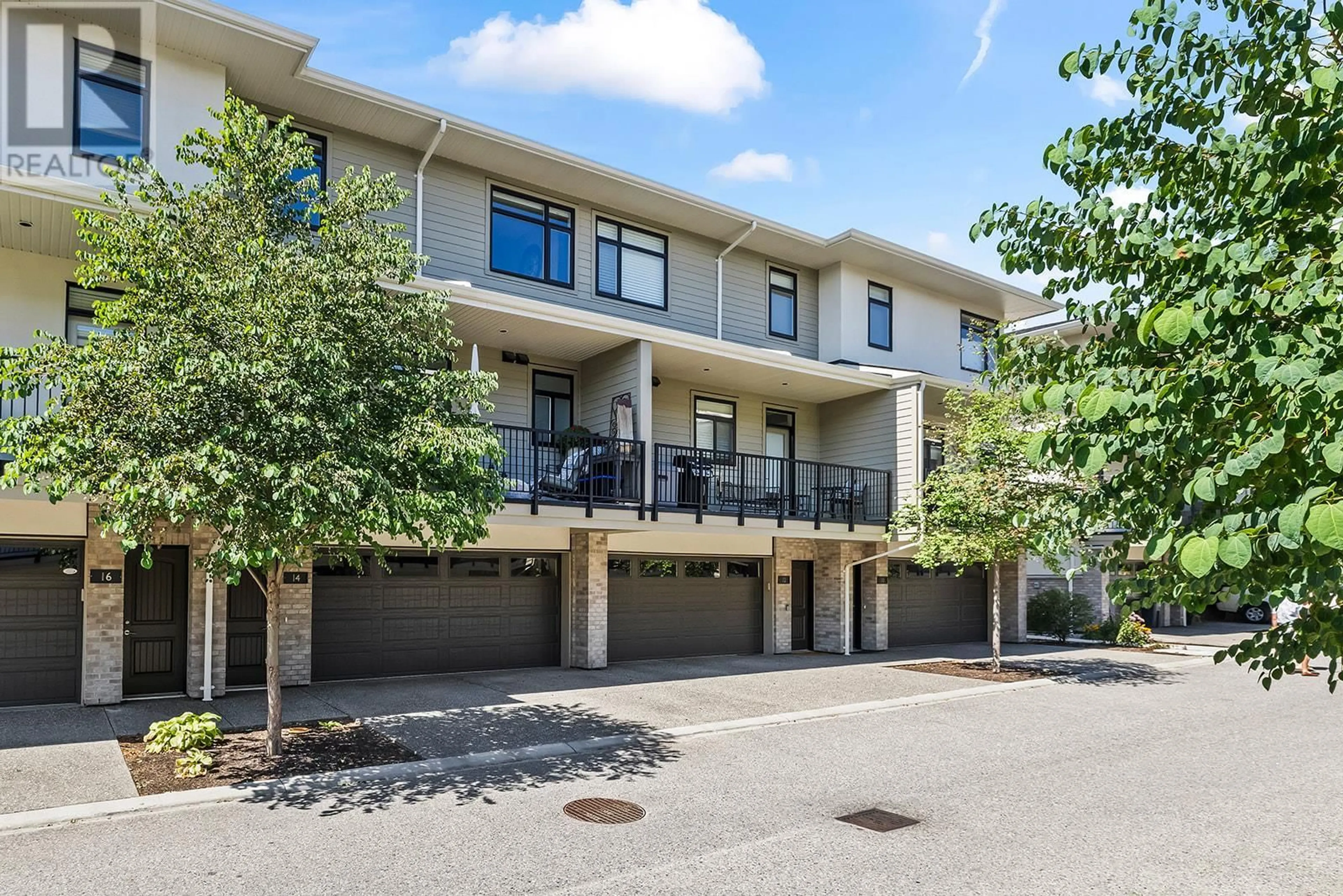 A pic from outside/outdoor area/front of a property/back of a property/a pic from drone, unknown for 14 - 1102 CAMERON AVENUE, Kelowna British Columbia V1Y0B2