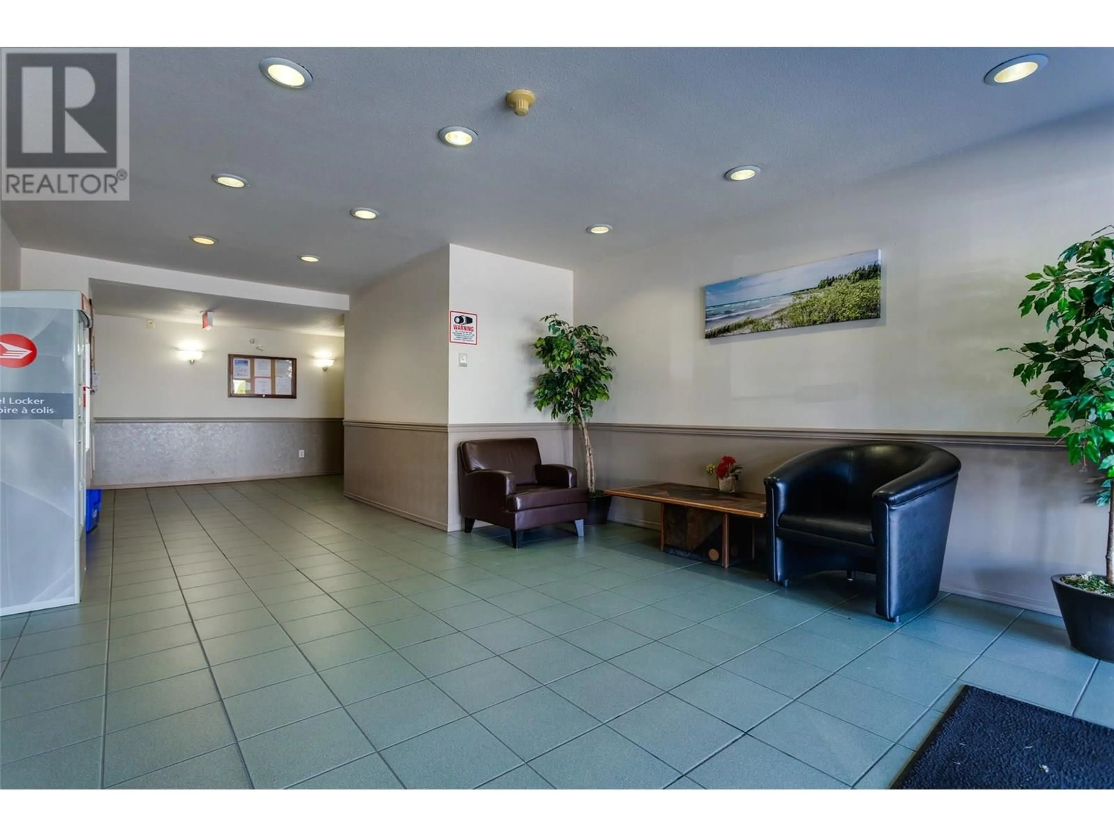 Lobby for 314 - 3175 DE MONTREUIL COURT, Kelowna British Columbia V1W3X2