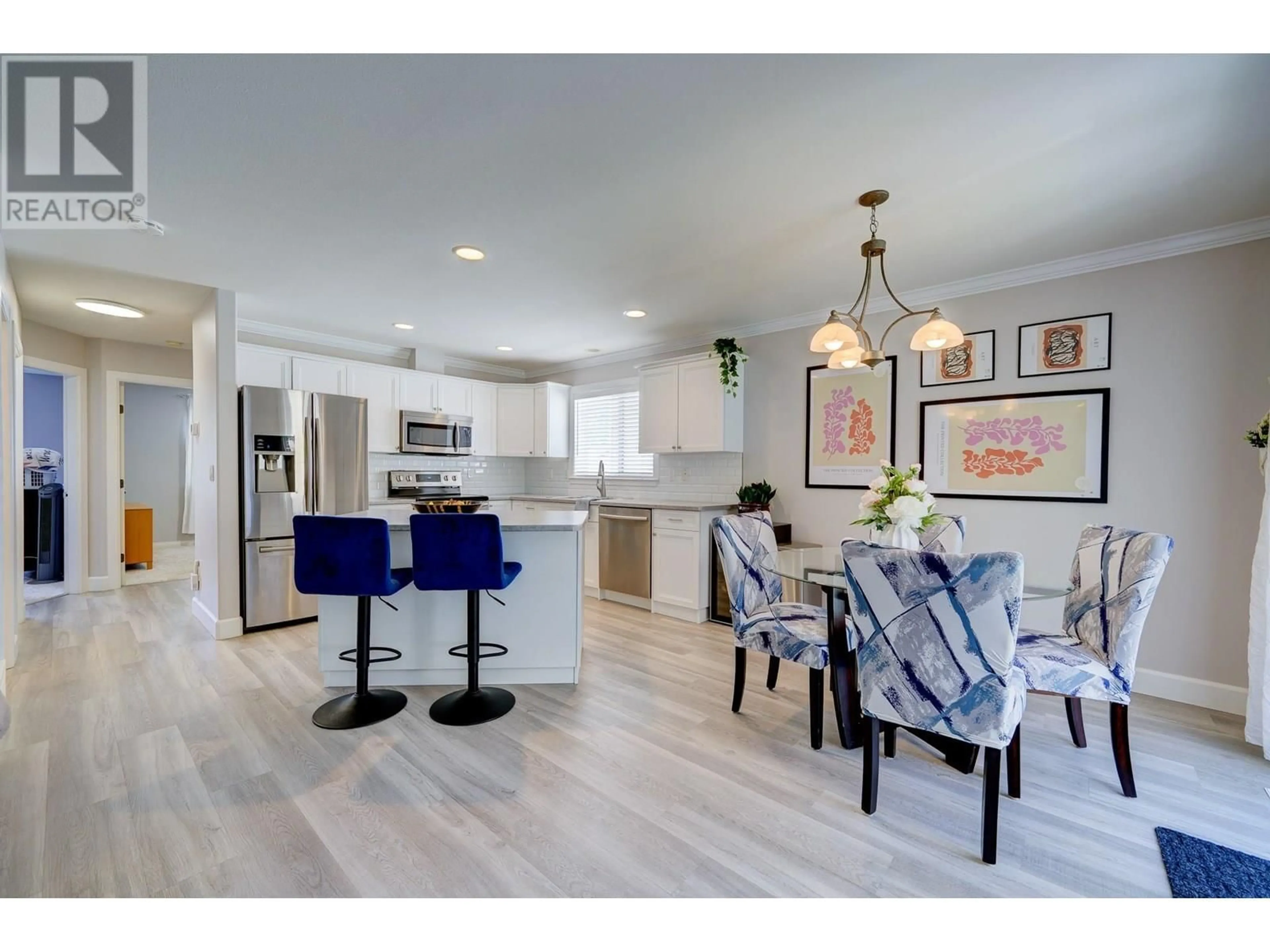 Open concept kitchen, unknown for 33 - 1940 HILLSIDE DRIVE, Kamloops British Columbia V2E2T3