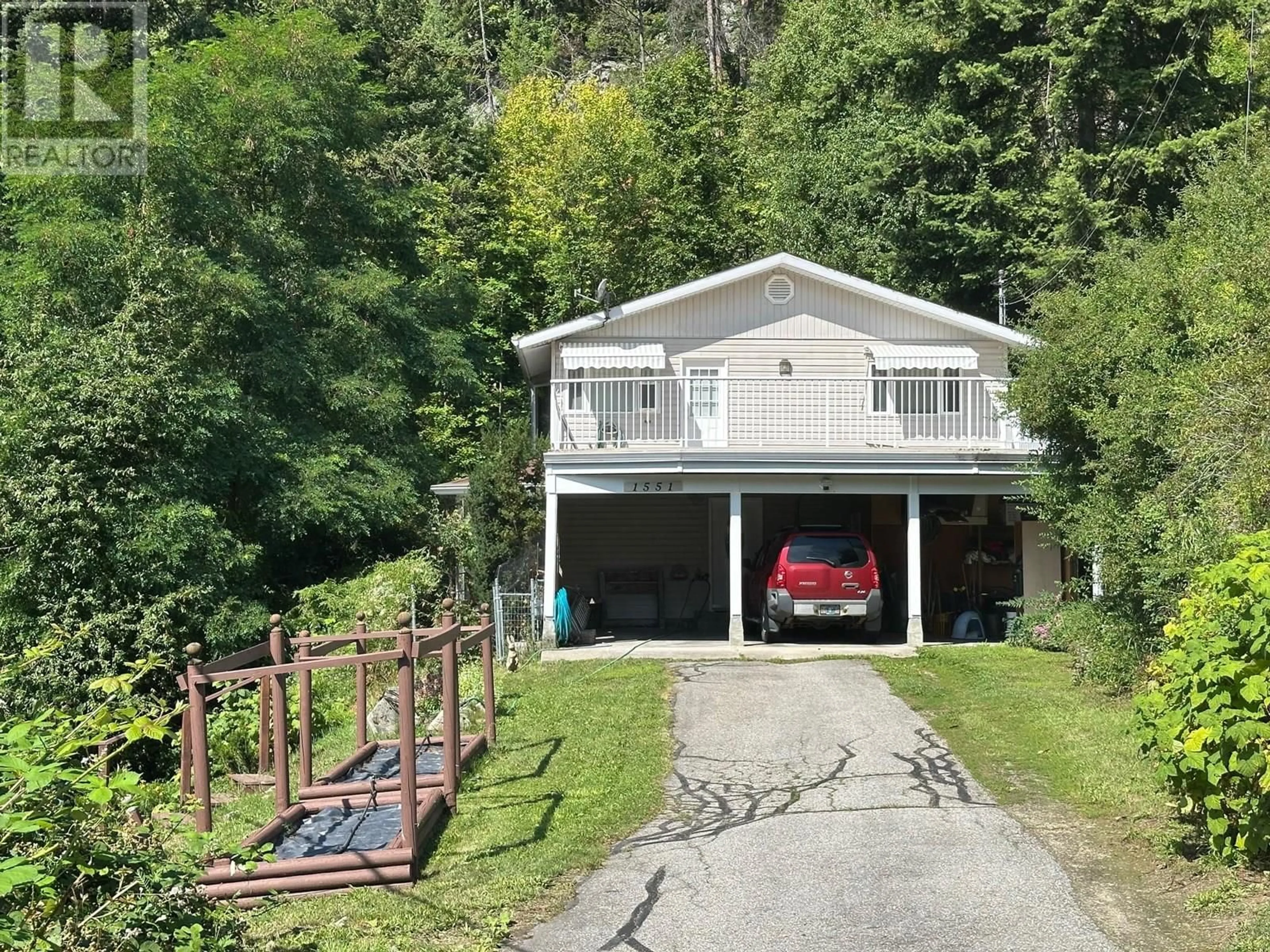 Indoor garage for 1551 NASOOKIN ROAD, Nelson British Columbia V1L6J6
