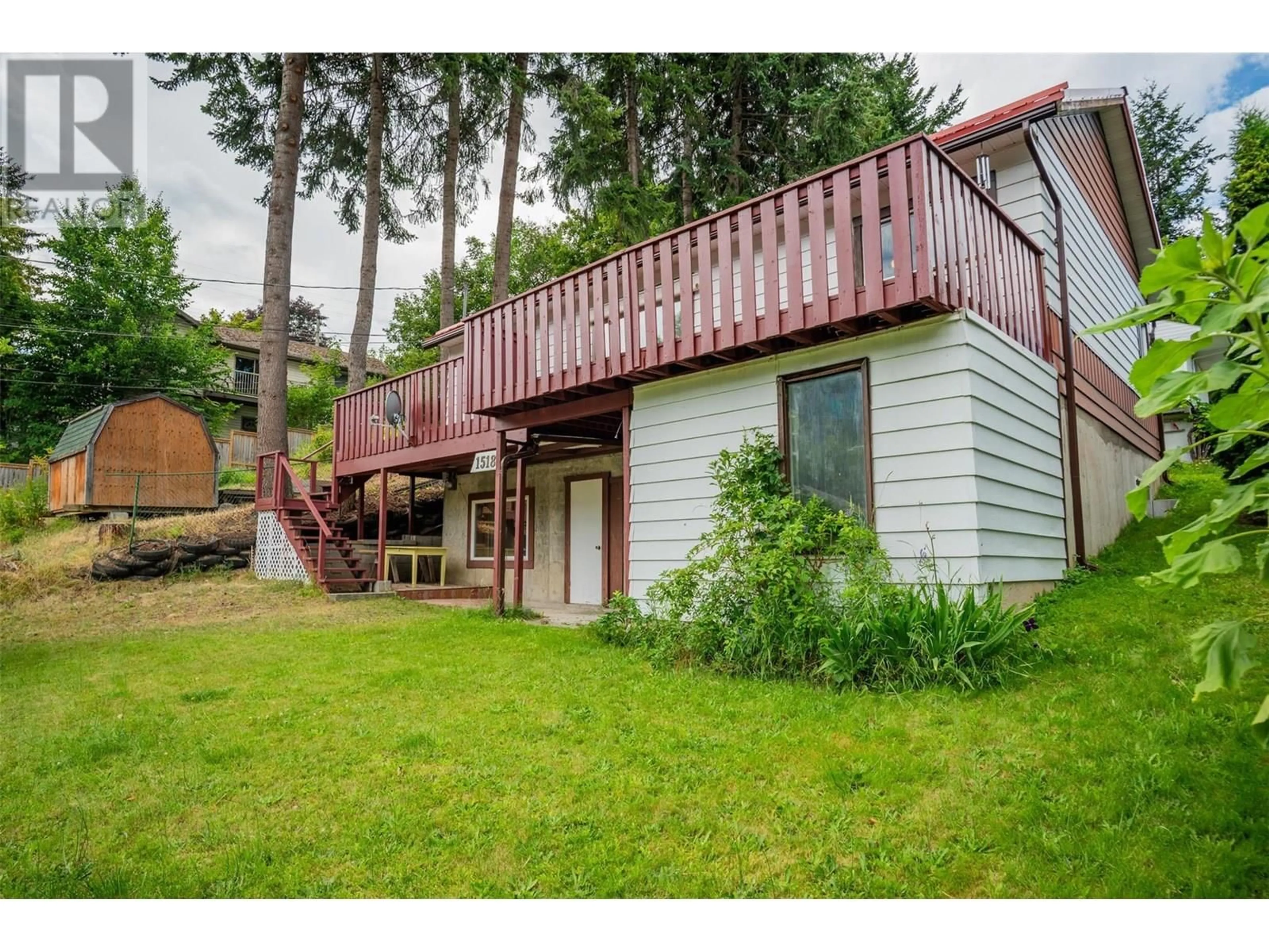 A pic from outside/outdoor area/front of a property/back of a property/a pic from drone, unknown for 1518 SLOCAN STREET, Nelson British Columbia V1L3Z8