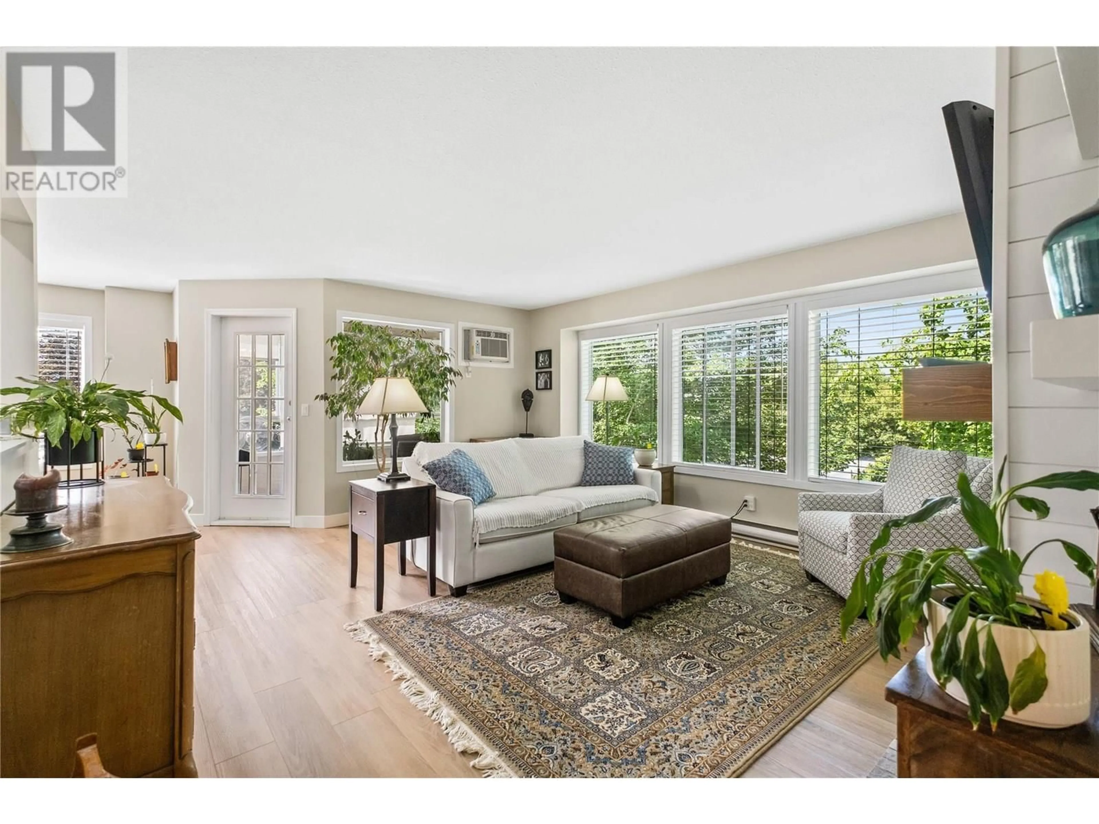 Living room with furniture, unknown for 307 - 780 HOUGHTON ROAD, Kelowna British Columbia V1X7A1