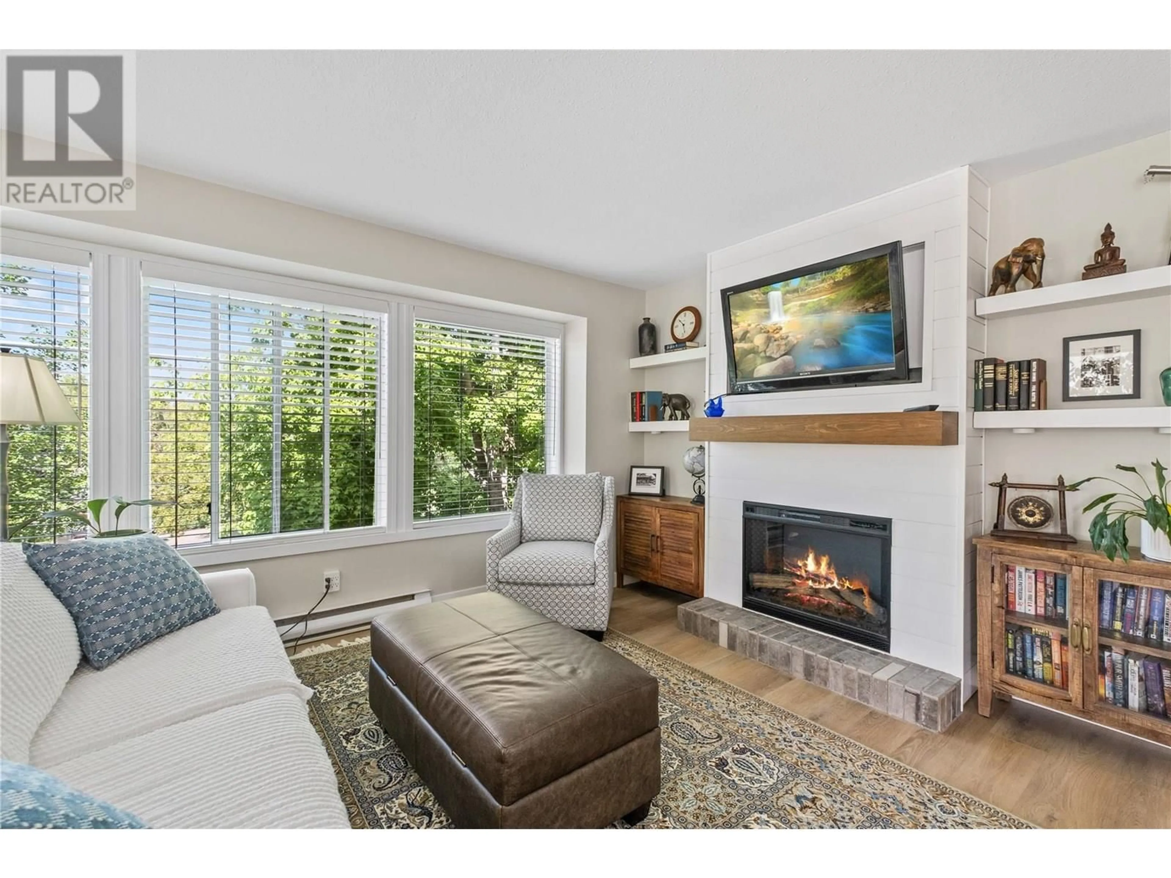 Living room with furniture, unknown for 307 - 780 HOUGHTON ROAD, Kelowna British Columbia V1X7A1