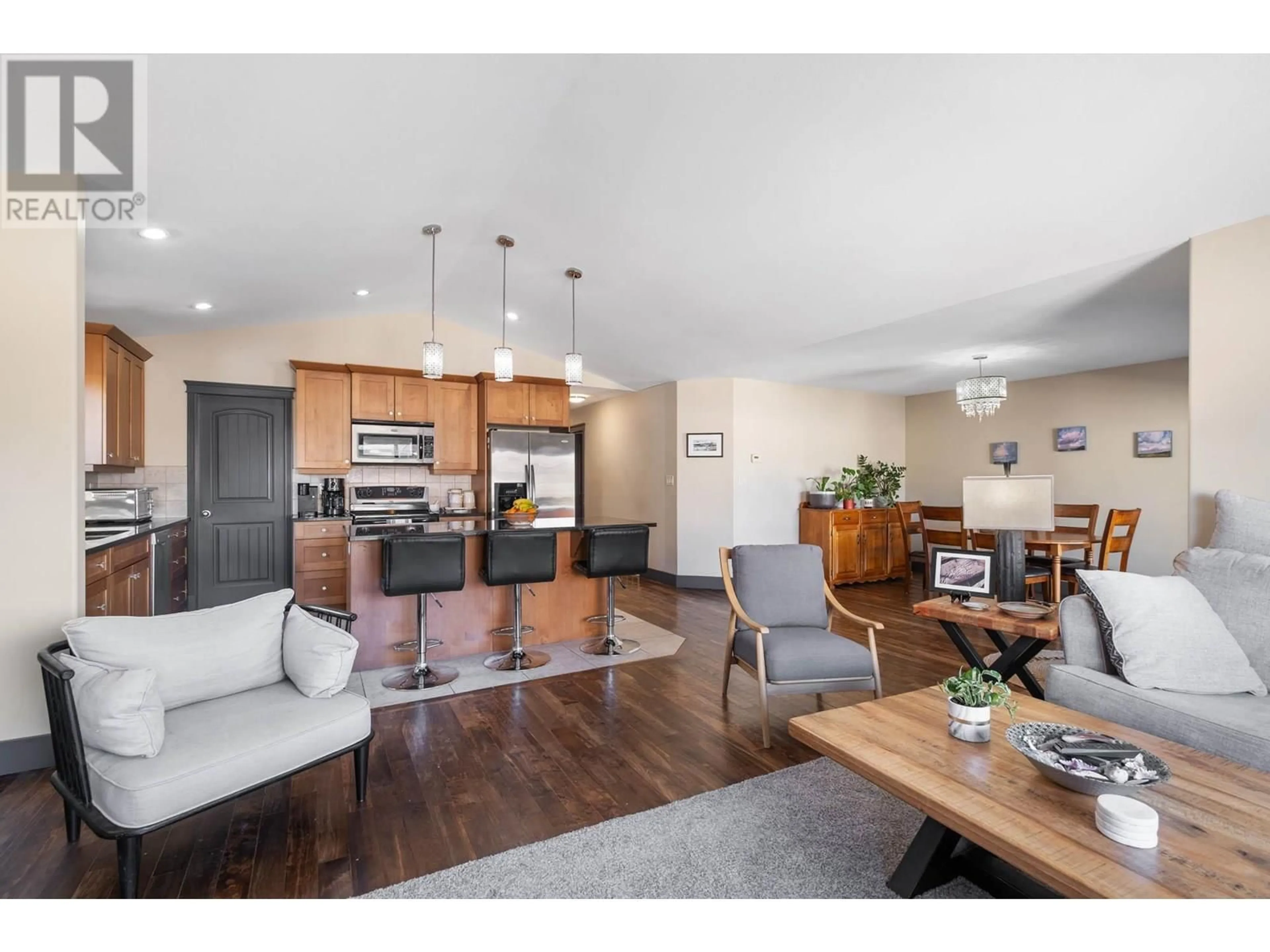 Open concept kitchen, wood/laminate floor for 3284 REDECOPP COURT, Lake Country British Columbia V4V1V4
