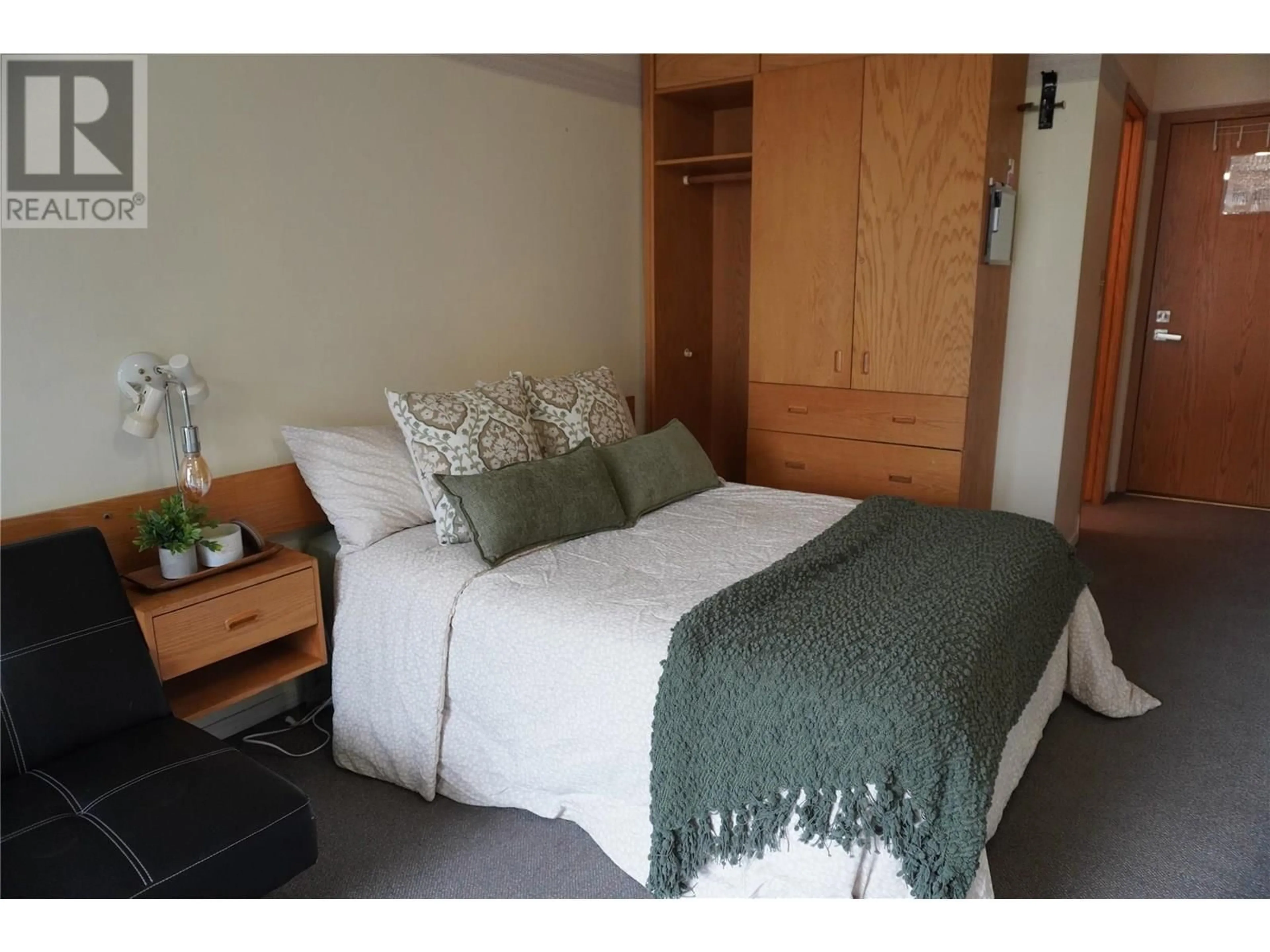 Bedroom with bed, unknown for 228 - 5375 BIG WHITE ROAD, Big White British Columbia V1P1P3