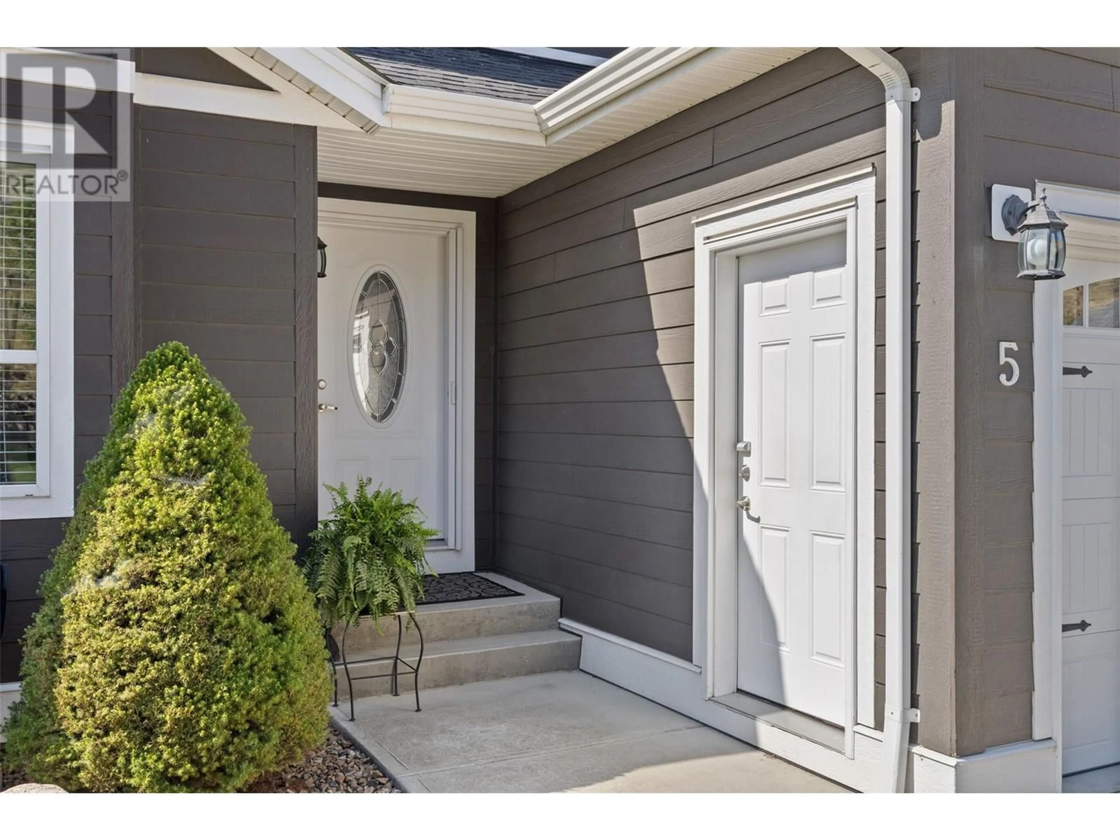 Indoor entryway for 5 - 1900 ORD ROAD, Kamloops British Columbia V2B0B6