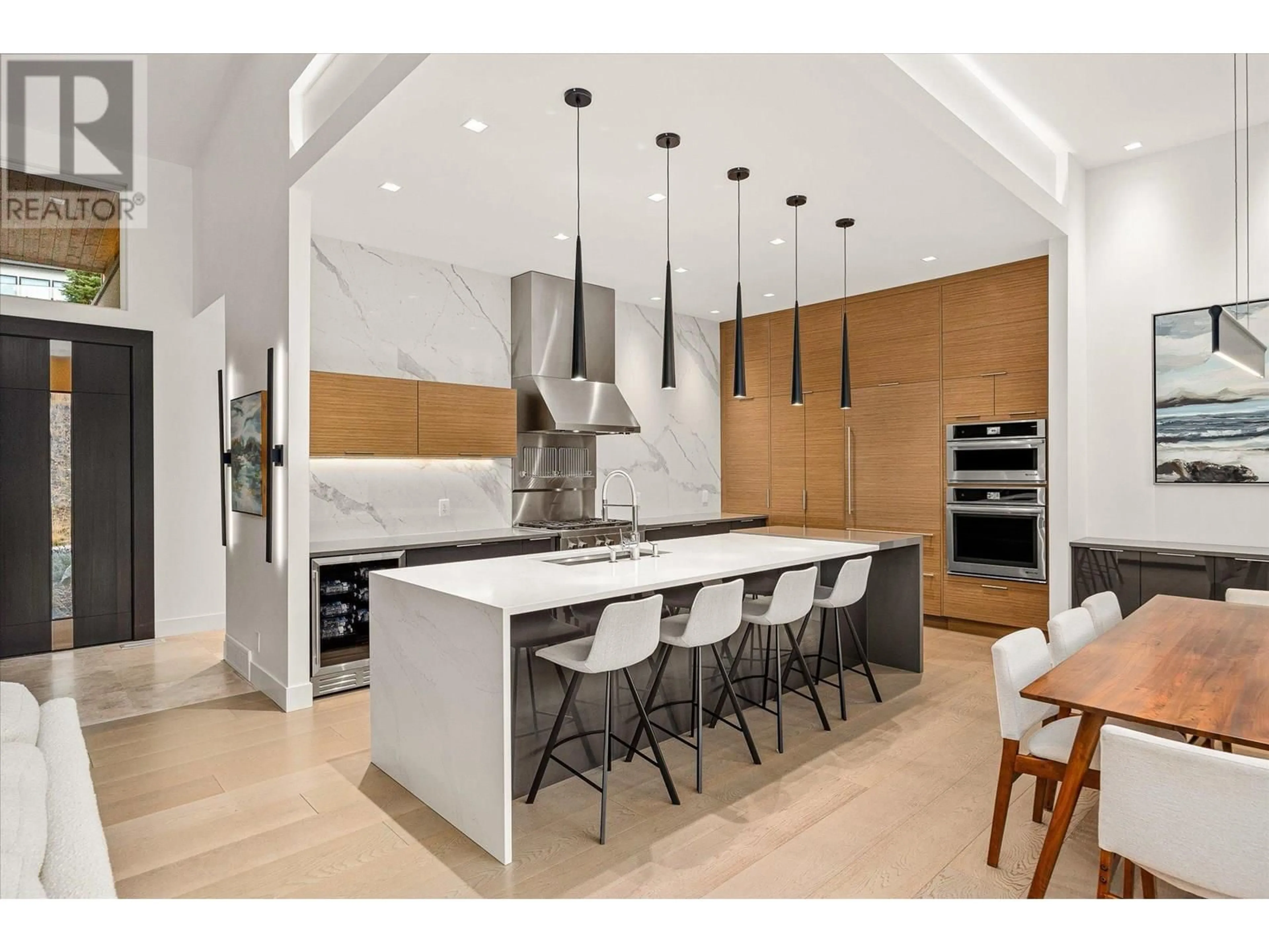 Contemporary kitchen, unknown for 3380 WATER BIRCH CIRCLE, Kelowna British Columbia V1V3G1
