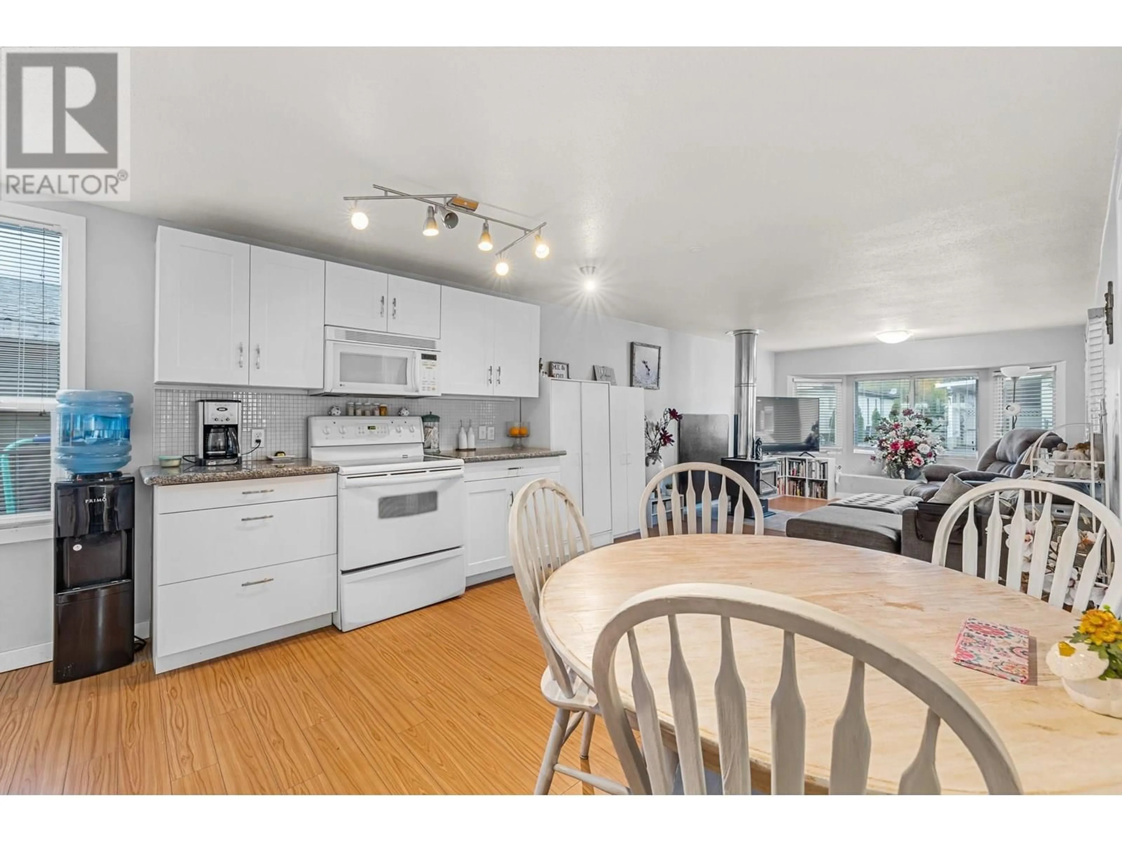 Open concept kitchen, unknown for 54 - 1881 BOUCHERIE ROAD, West Kelowna British Columbia V4T0C9
