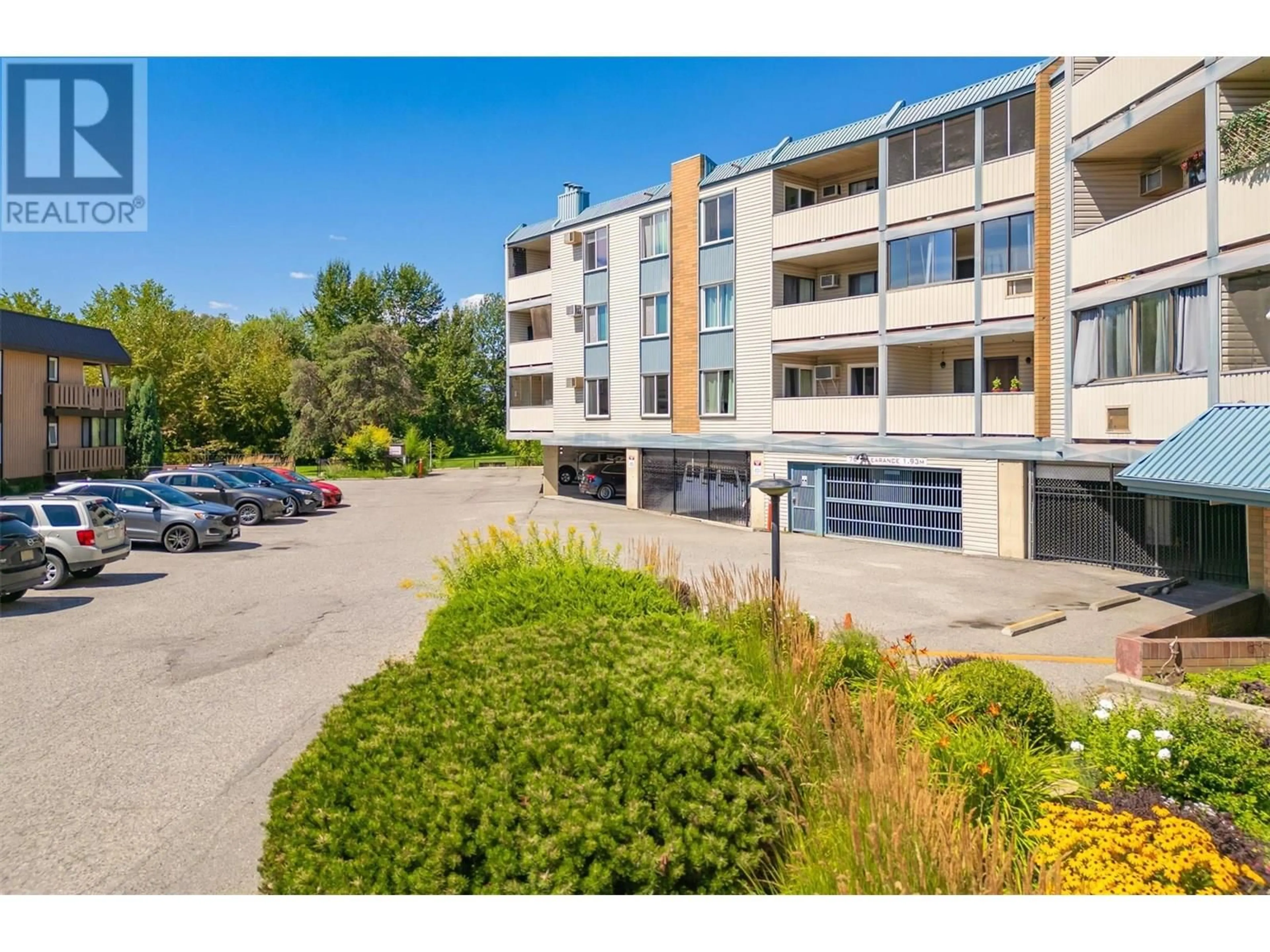 A pic from outside/outdoor area/front of a property/back of a property/a pic from drone, unknown for 104 - 1640 UFTON COURT, Kelowna British Columbia V1Y8L5