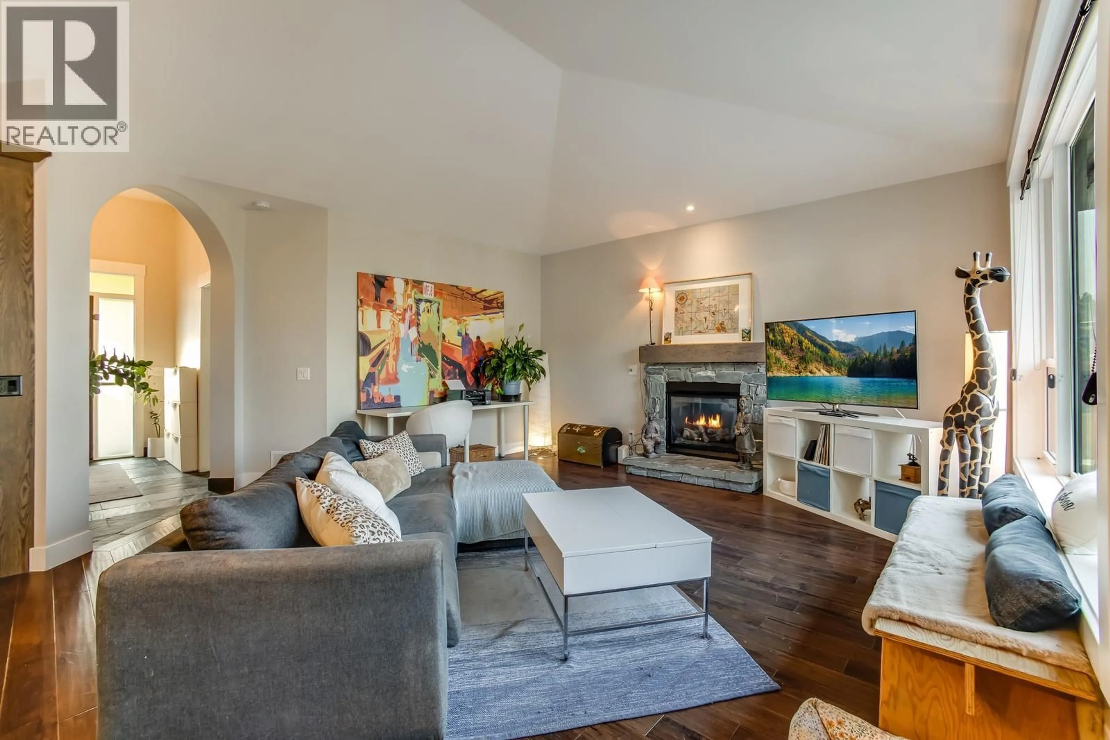 Living room with furniture, unknown for 13093 SHORELINE DRIVE, Lake Country British Columbia V4V2N8